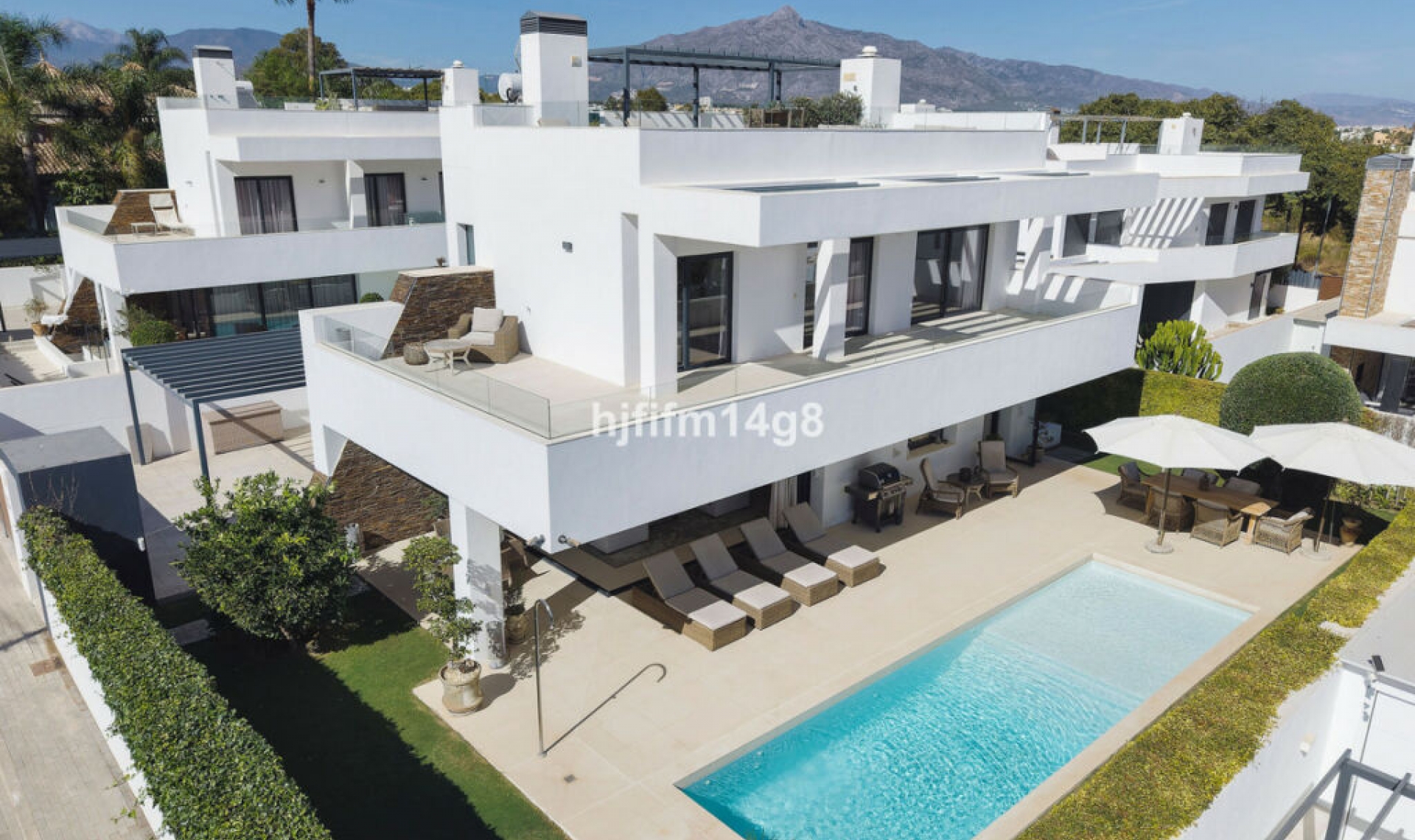 Resale - House -
San Pedro de Alcántara