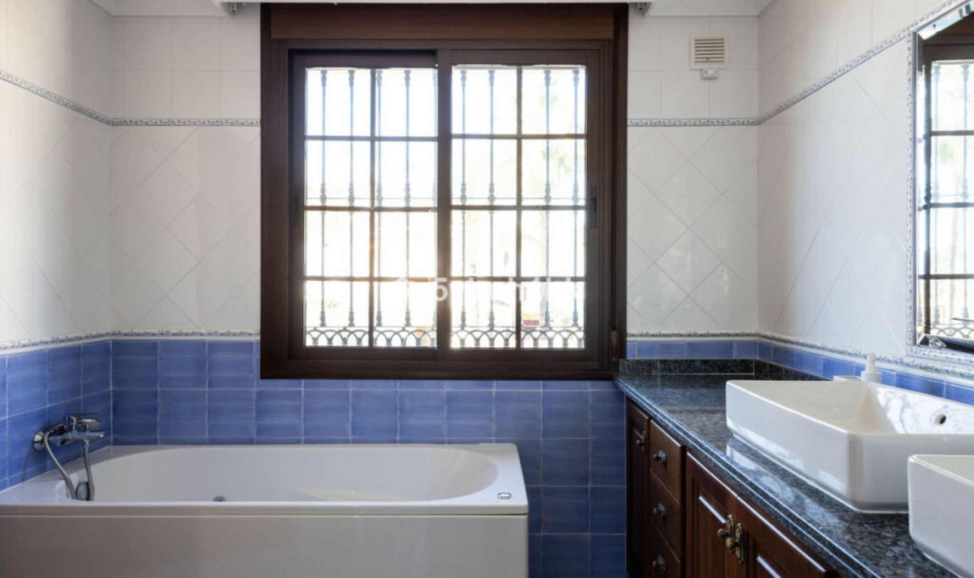 Resale - House -
San Pedro de Alcántara