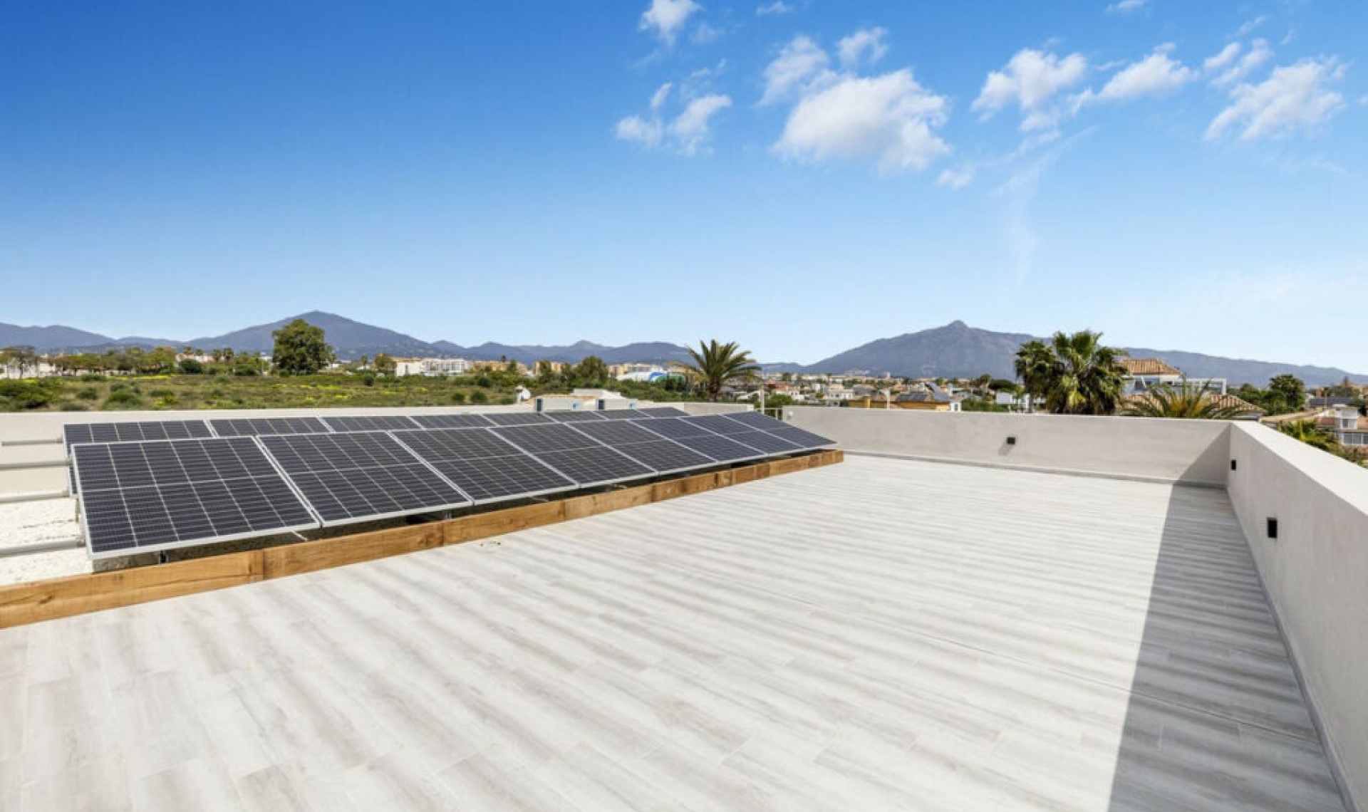 Resale - House -
San Pedro de Alcántara