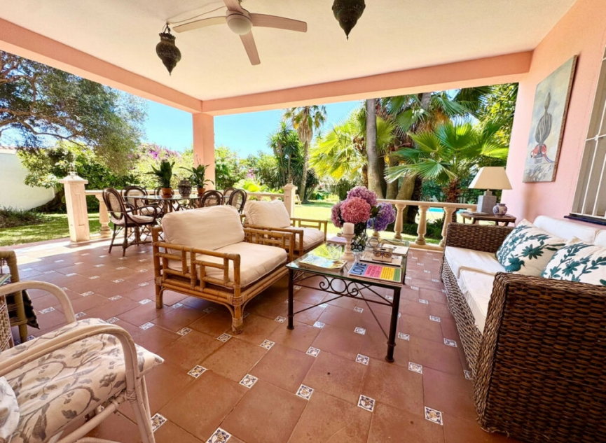 Resale - House -
San Pedro de Alcántara