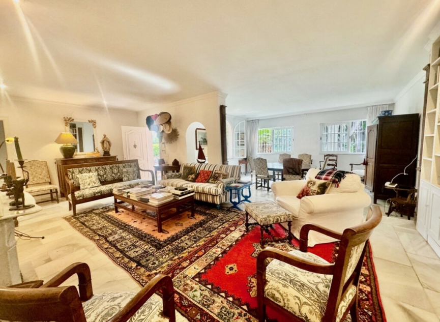 Resale - House -
San Pedro de Alcántara