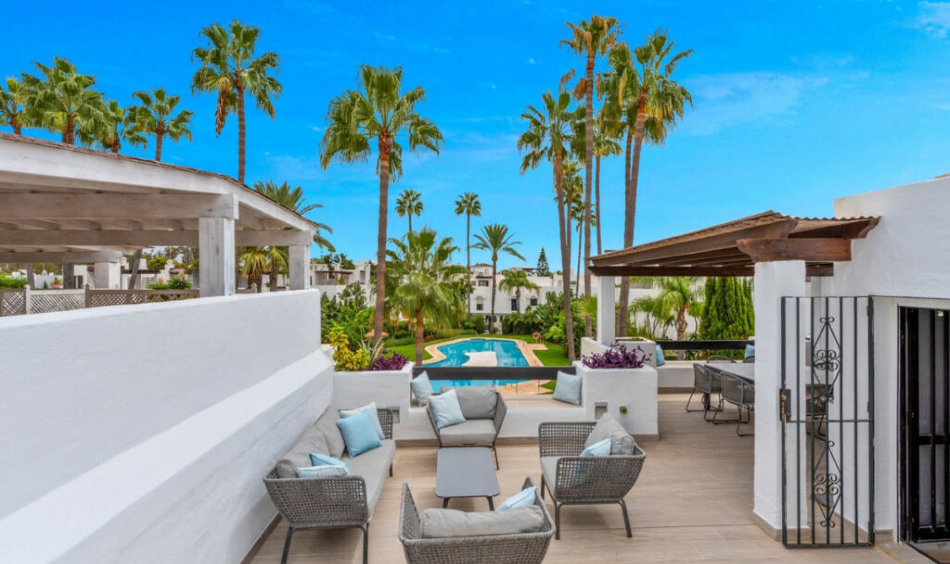 Resale - House -
San Pedro de Alcántara