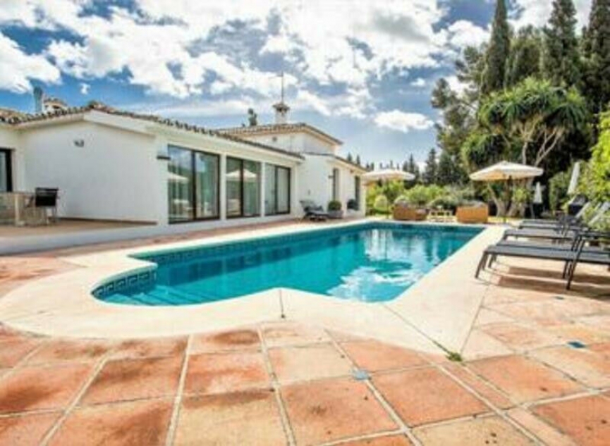 Resale - House -
San Pedro de Alcántara