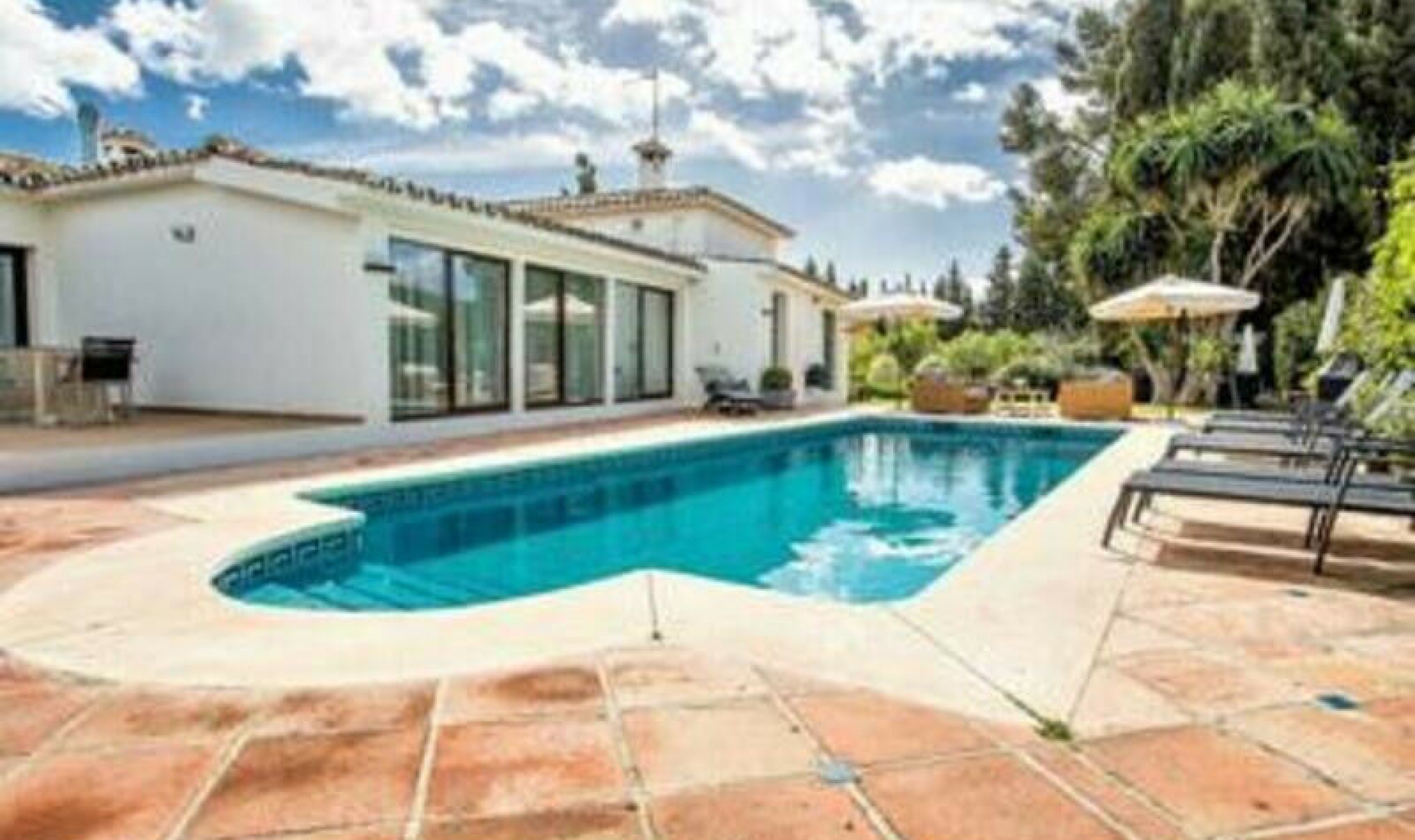 Resale - House -
San Pedro de Alcántara