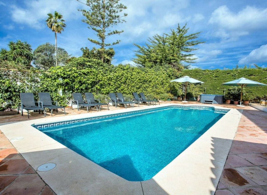 Resale - House -
San Pedro de Alcántara