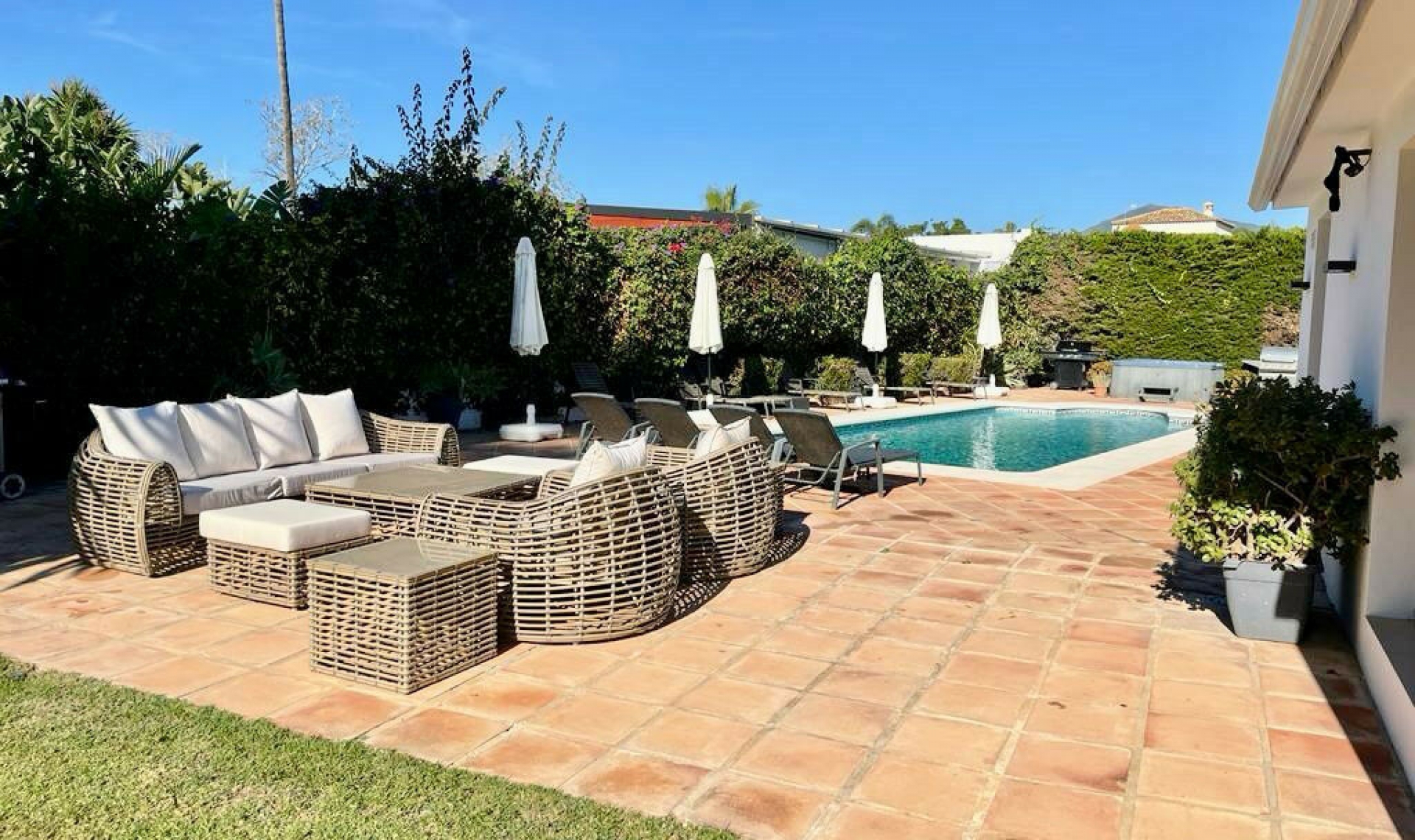 Resale - House -
San Pedro de Alcántara