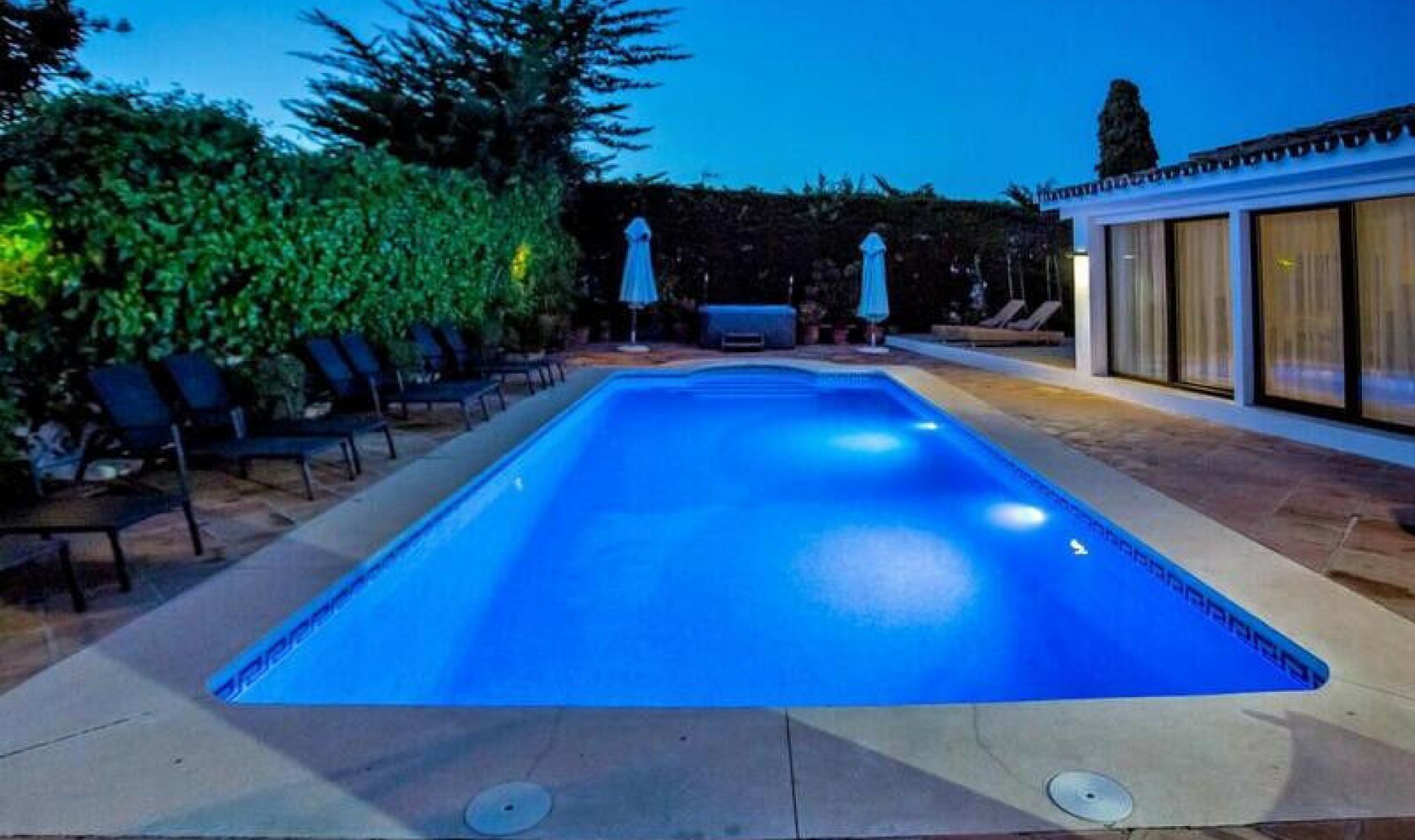 Resale - House -
San Pedro de Alcántara