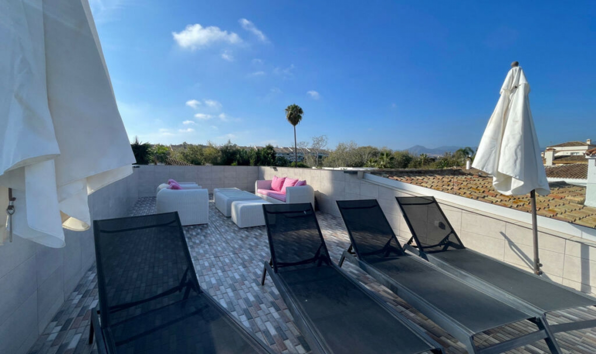 Resale - House -
San Pedro de Alcántara