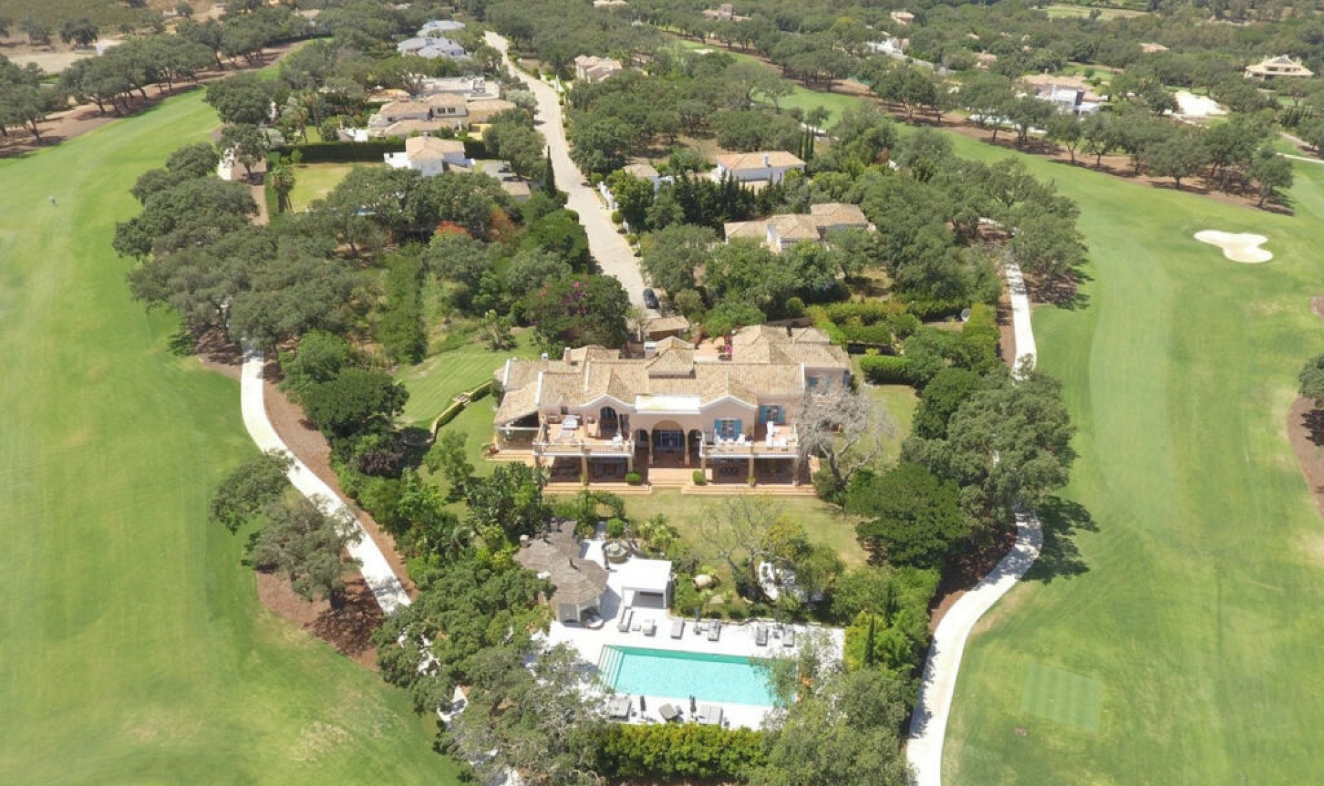 Resale - House -
San Roque Club