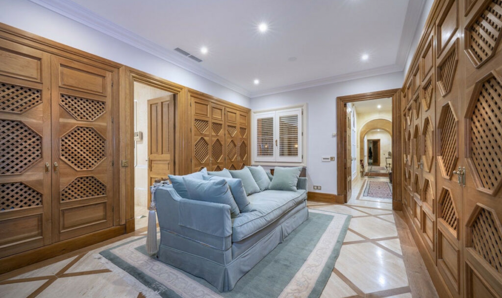 Resale - House -
San Roque Club