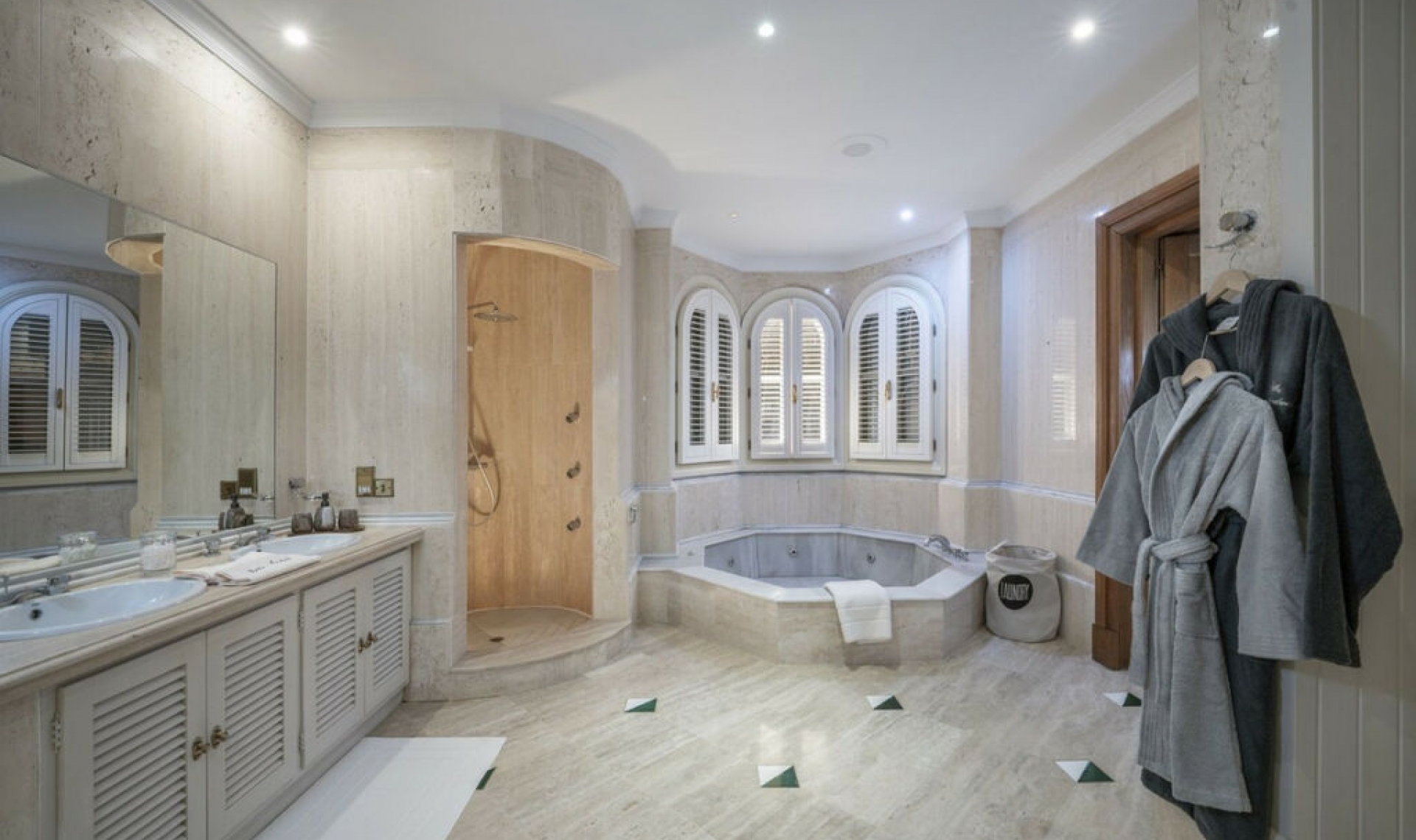 Resale - House -
San Roque Club