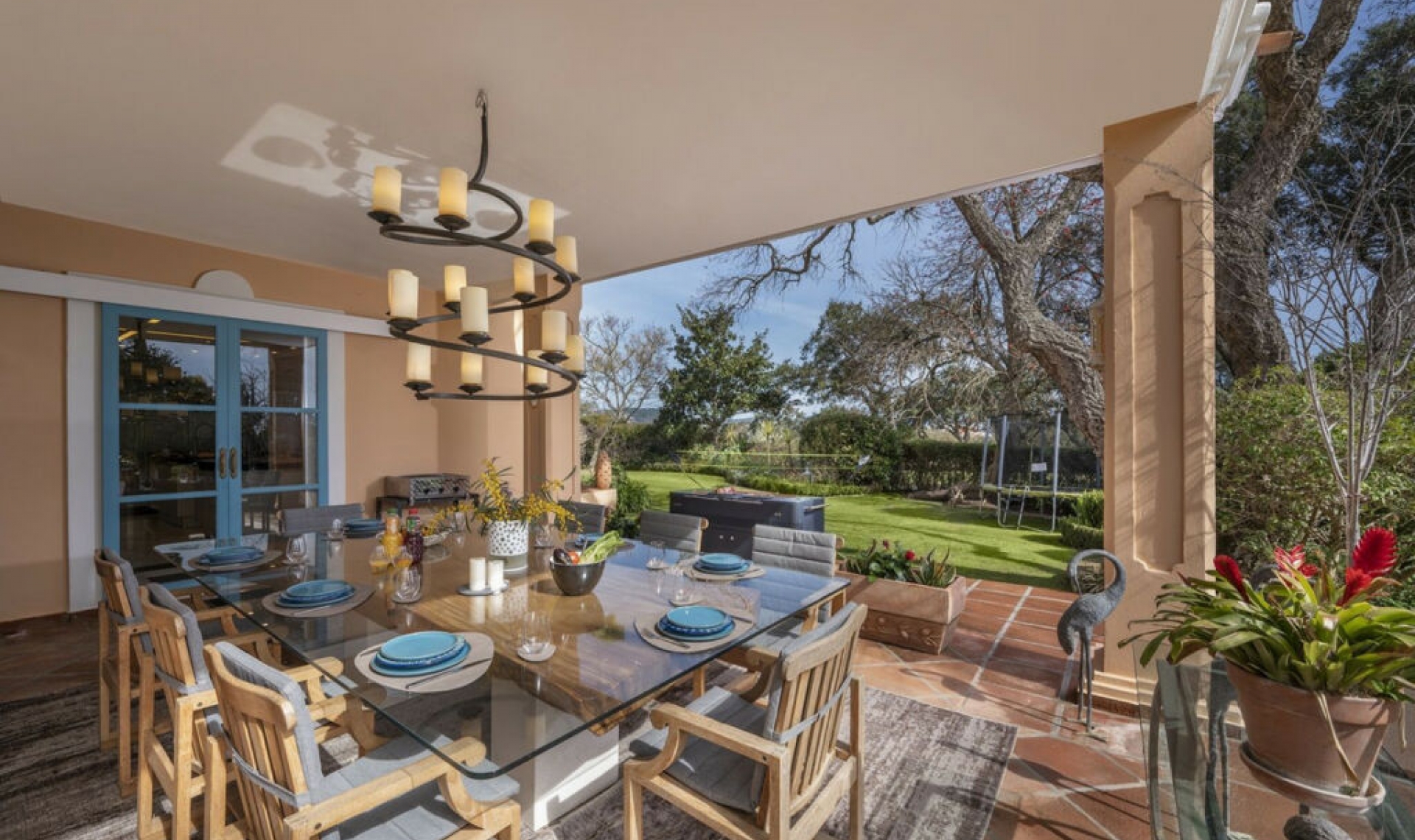 Resale - House -
San Roque Club