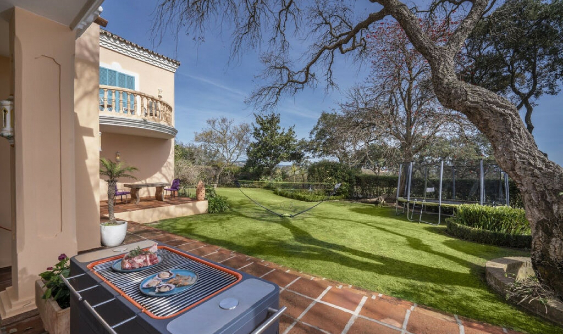 Resale - House -
San Roque Club