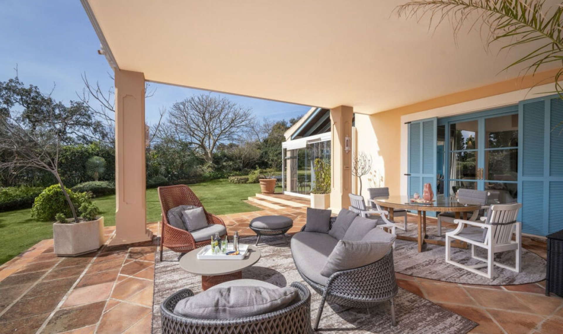 Resale - House -
San Roque Club