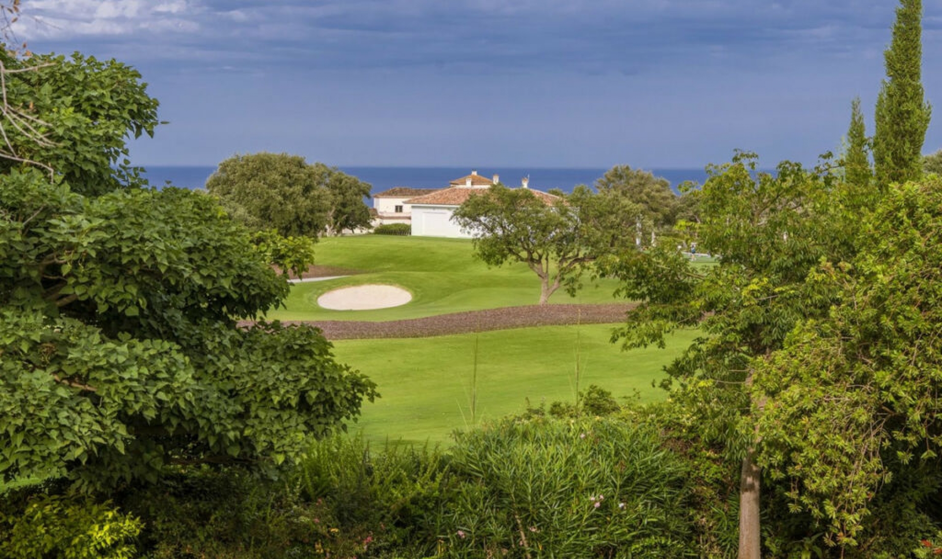 Resale - House -
San Roque Club