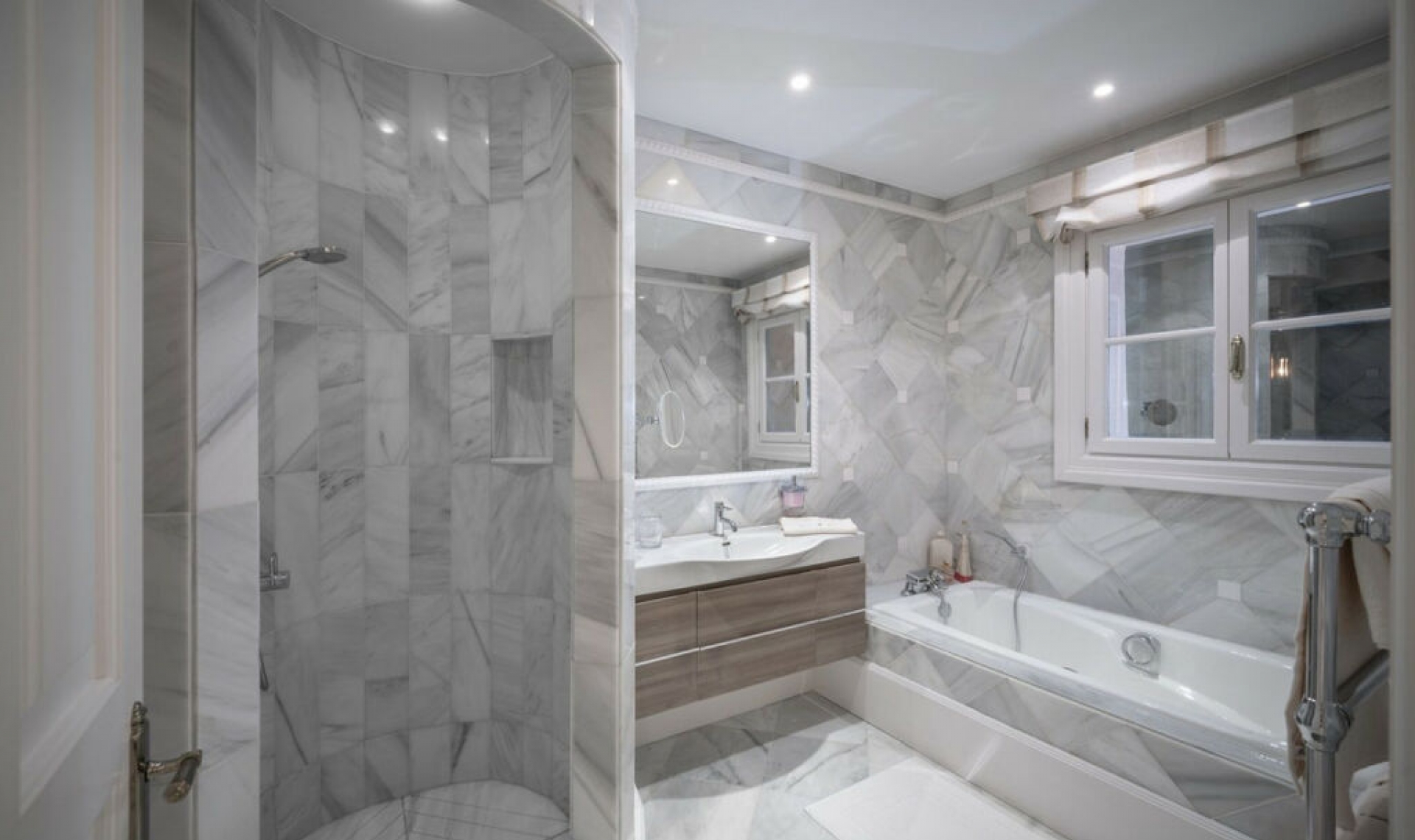 Resale - House -
San Roque Club