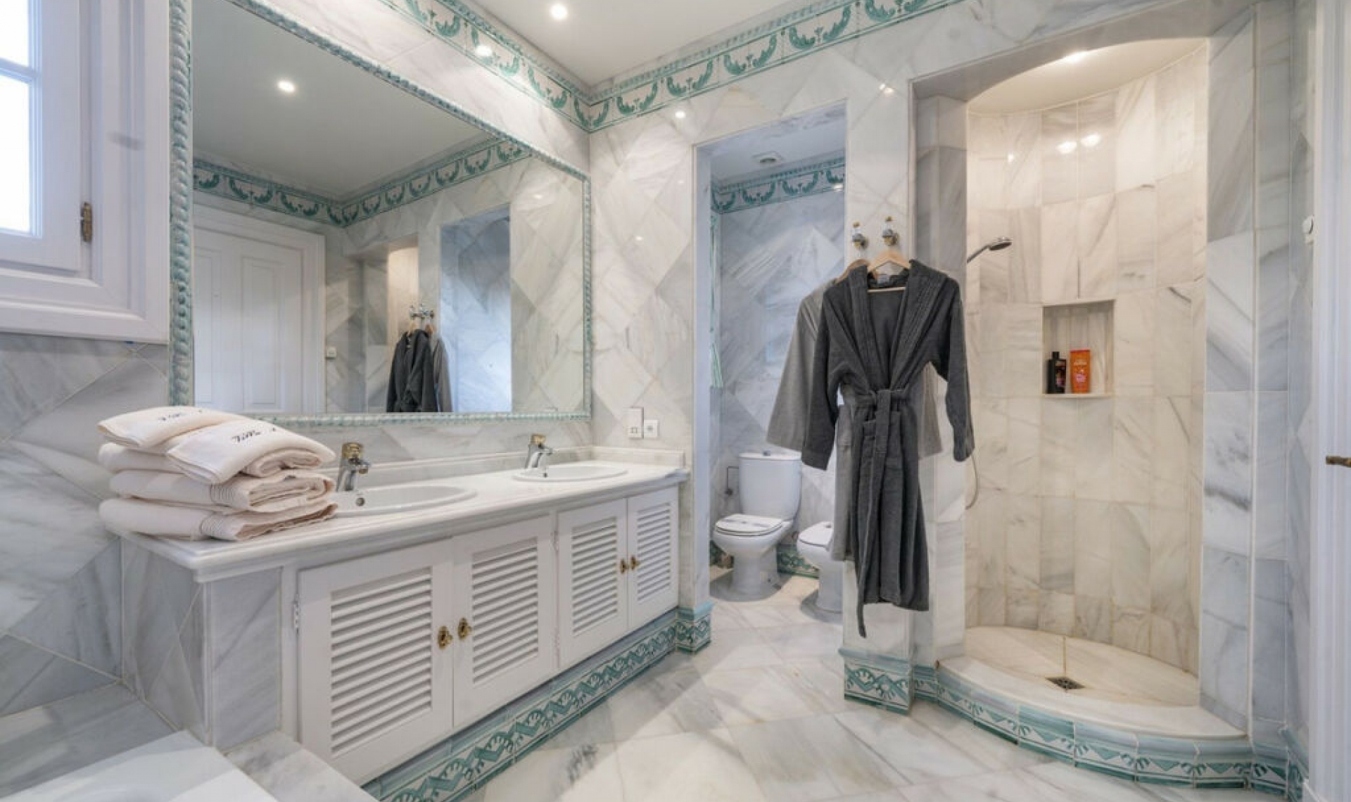 Resale - House -
San Roque Club