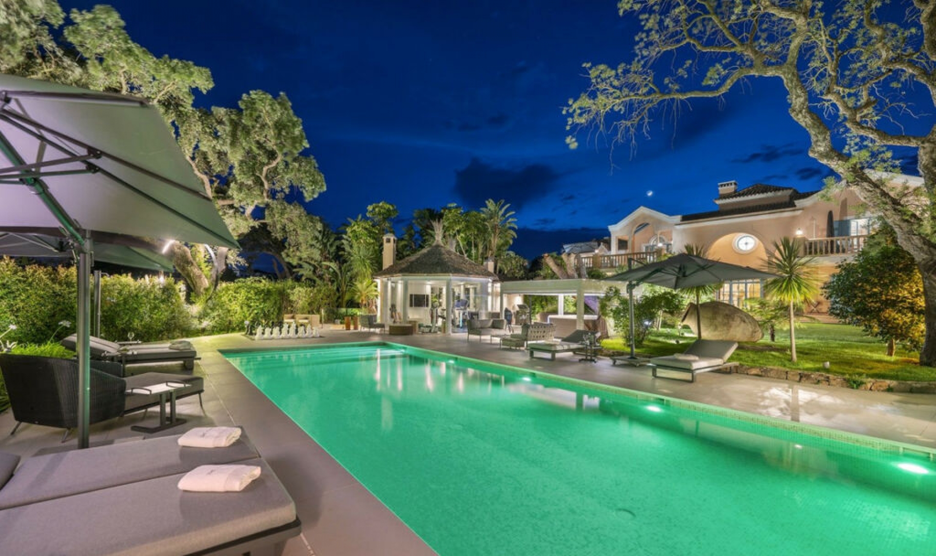 Resale - House -
San Roque Club