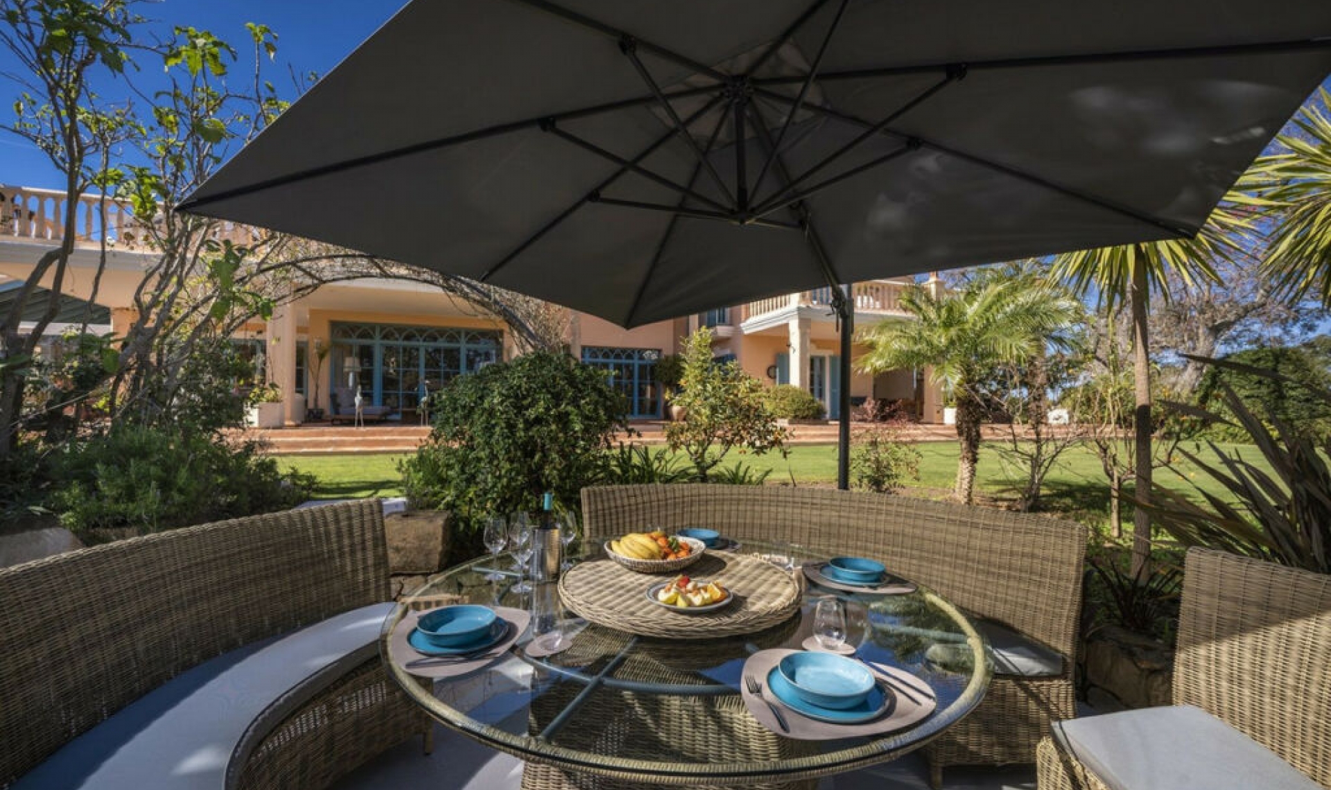 Resale - House -
San Roque Club