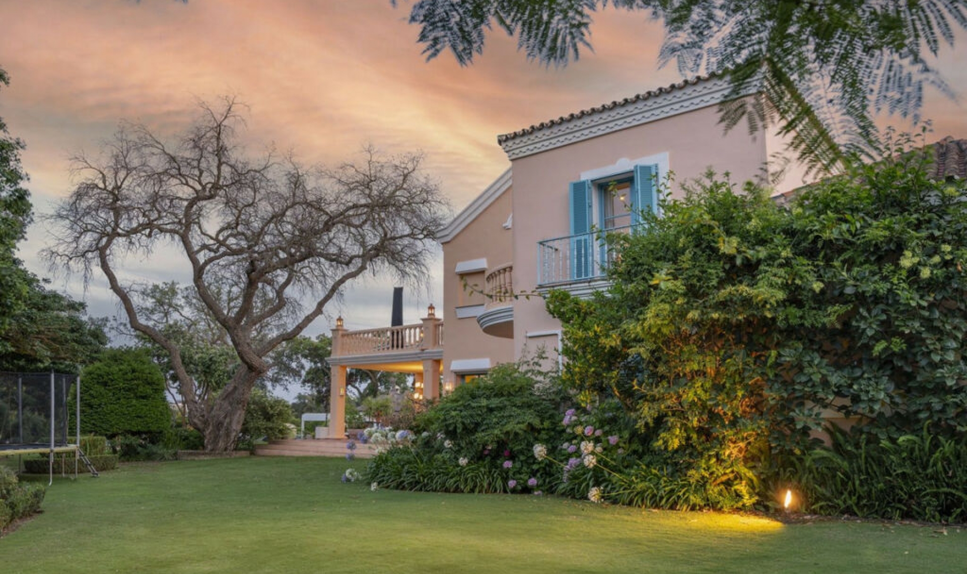 Resale - House -
San Roque Club