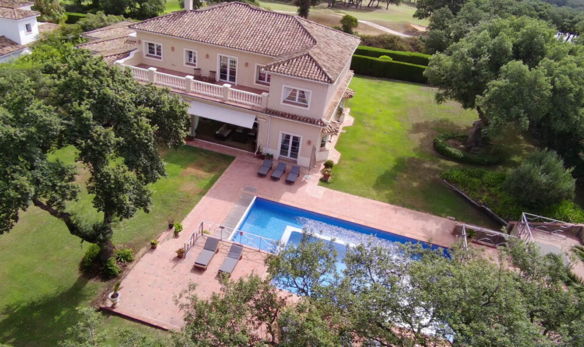 Resale - House -
San Roque Club