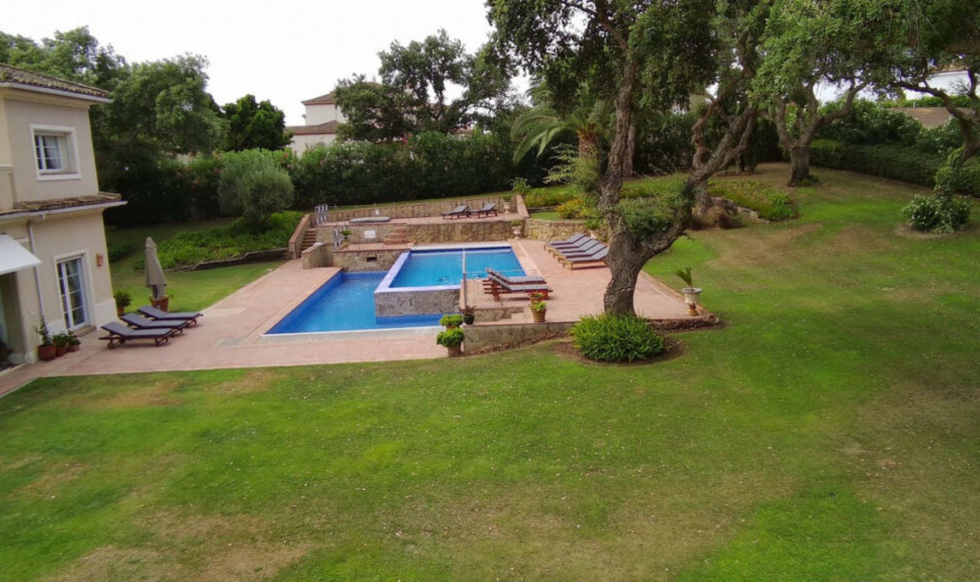 Resale - House -
San Roque Club
