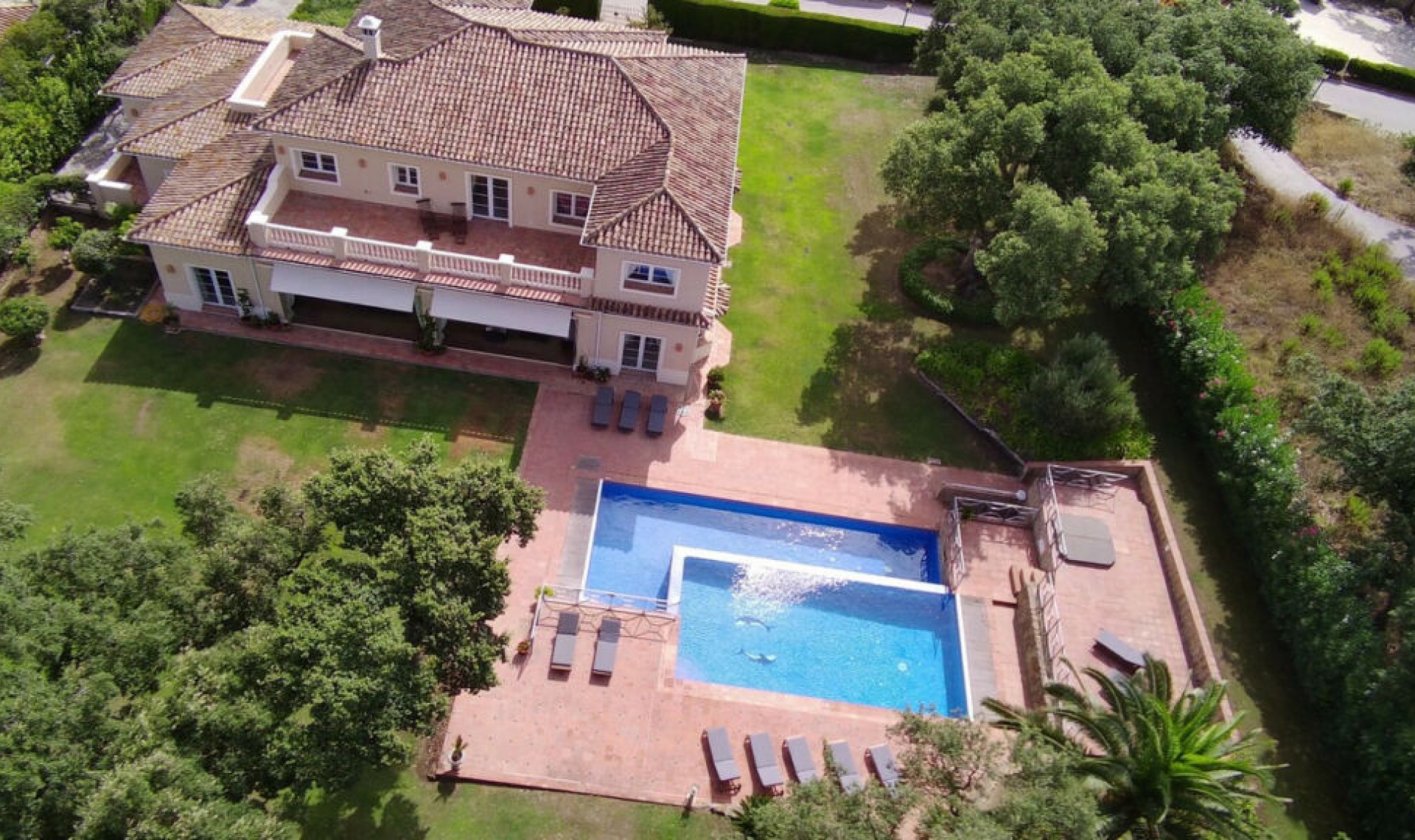 Resale - House -
San Roque Club