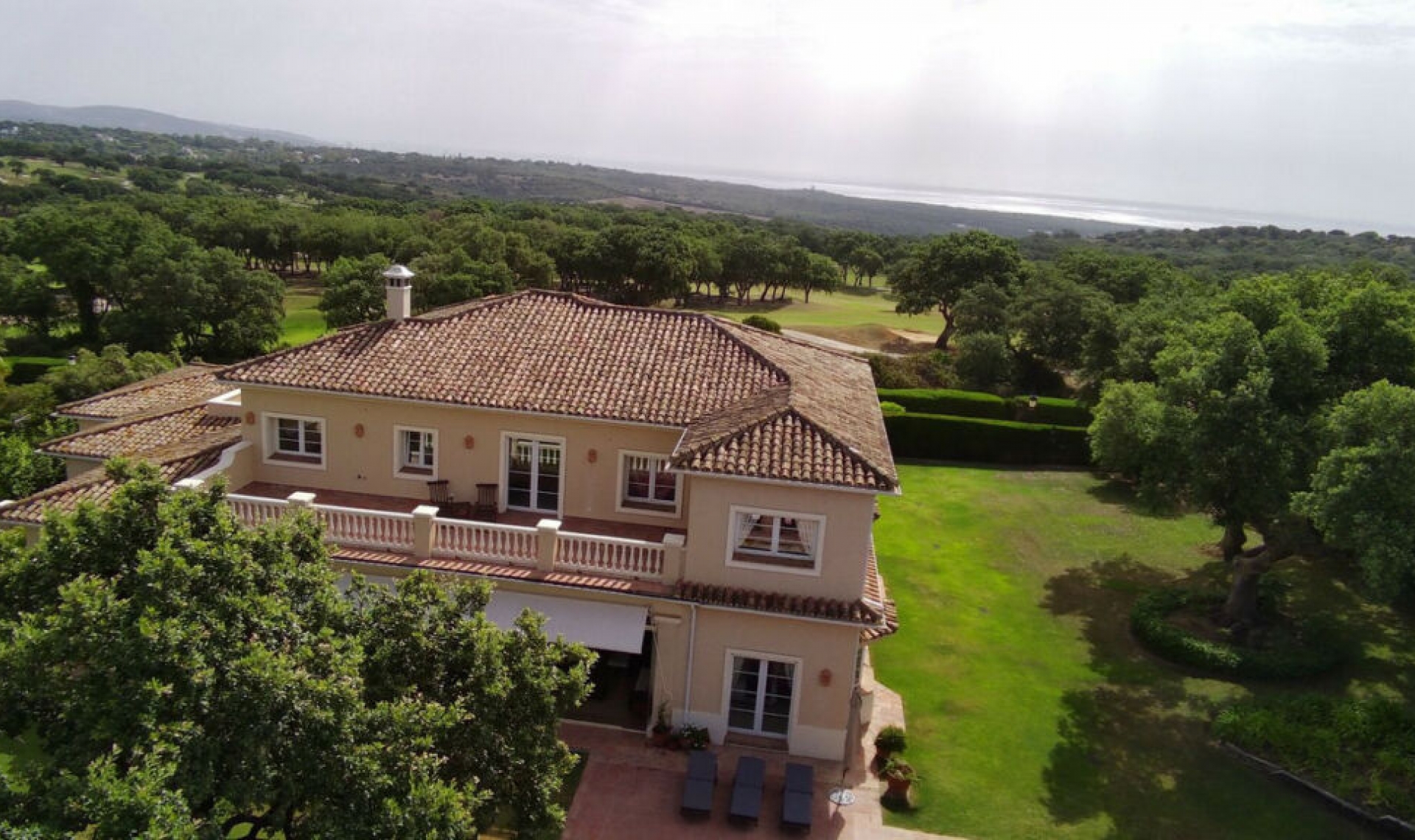 Resale - House -
San Roque Club