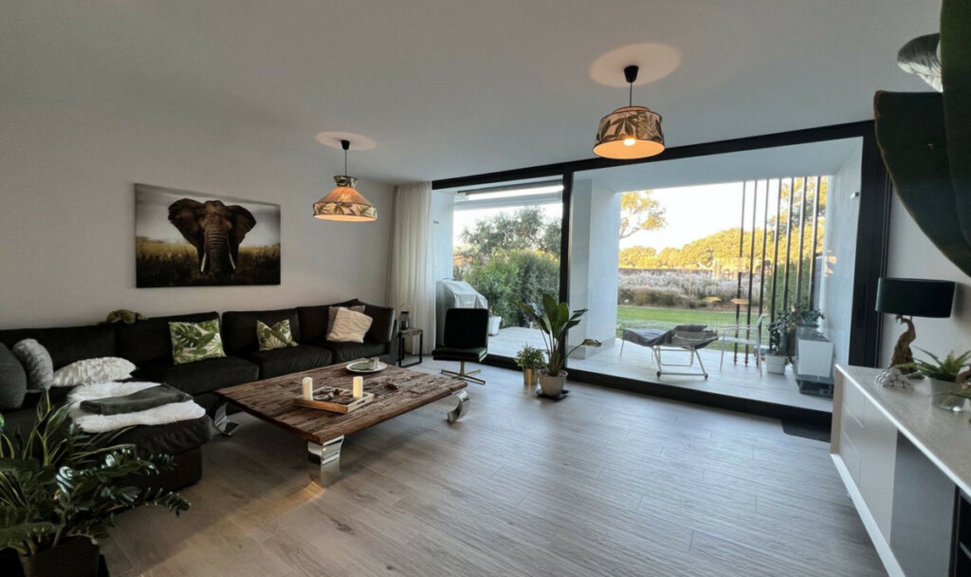 Resale - House -
San Roque Club