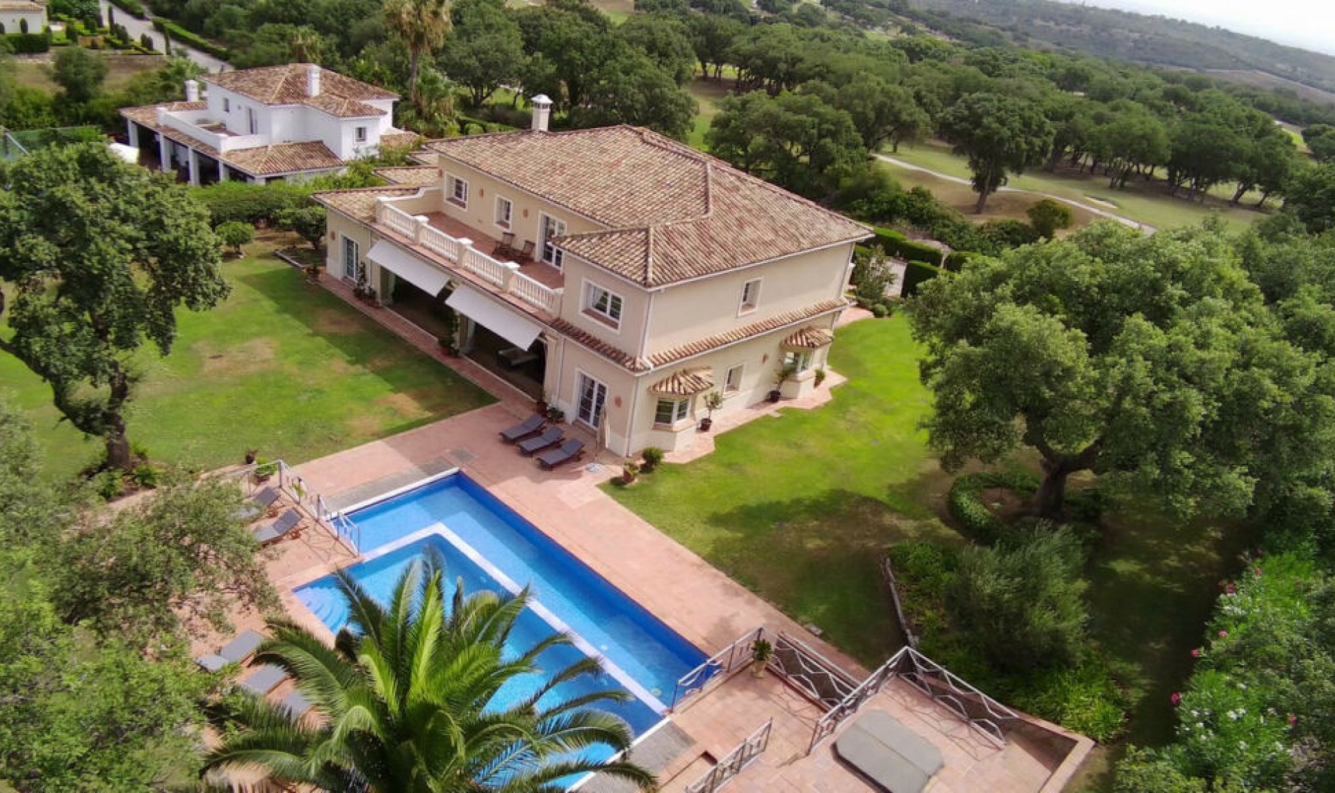 Resale - House -
San Roque Club