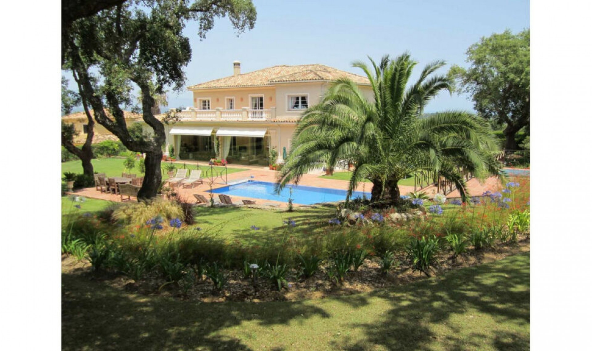 Resale - House -
San Roque Club