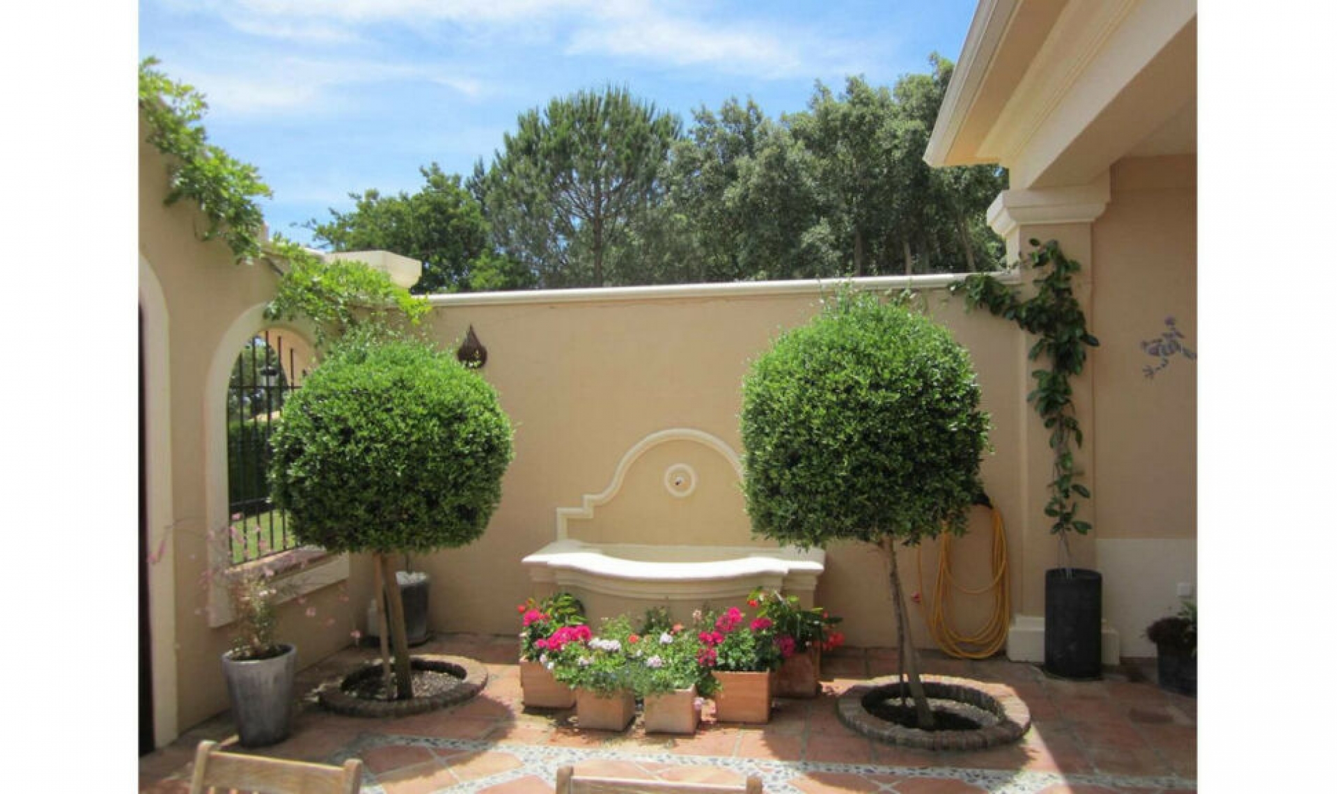 Resale - House -
San Roque Club