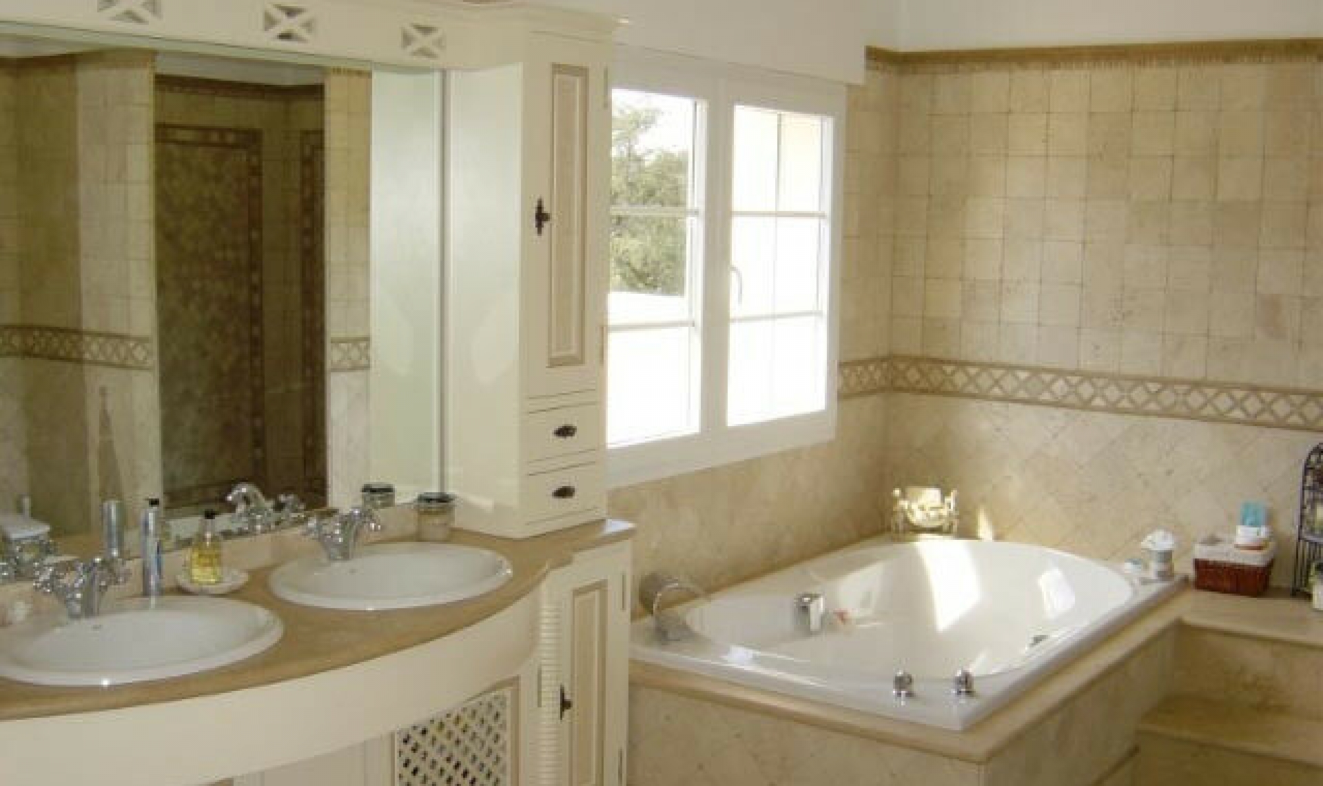 Resale - House -
San Roque Club