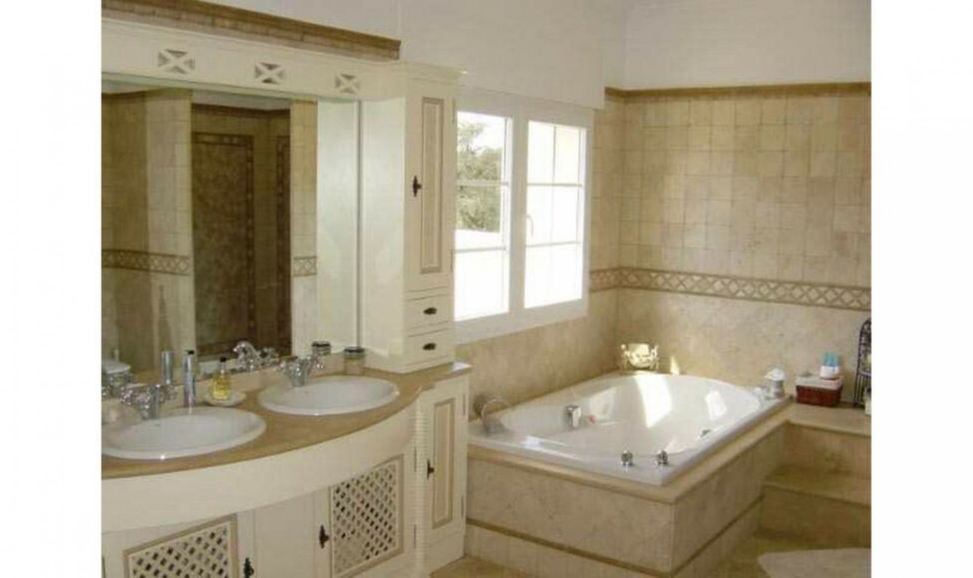 Resale - House -
San Roque Club