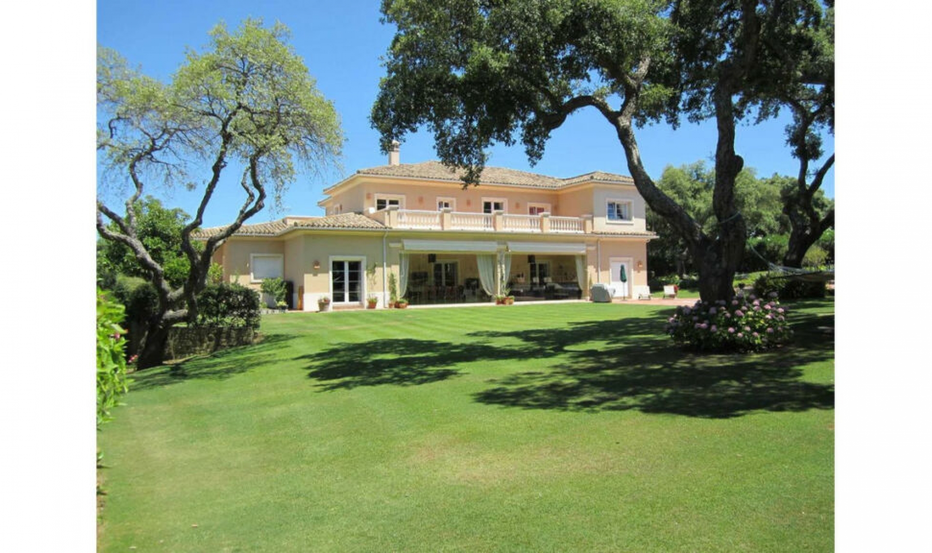 Resale - House -
San Roque Club