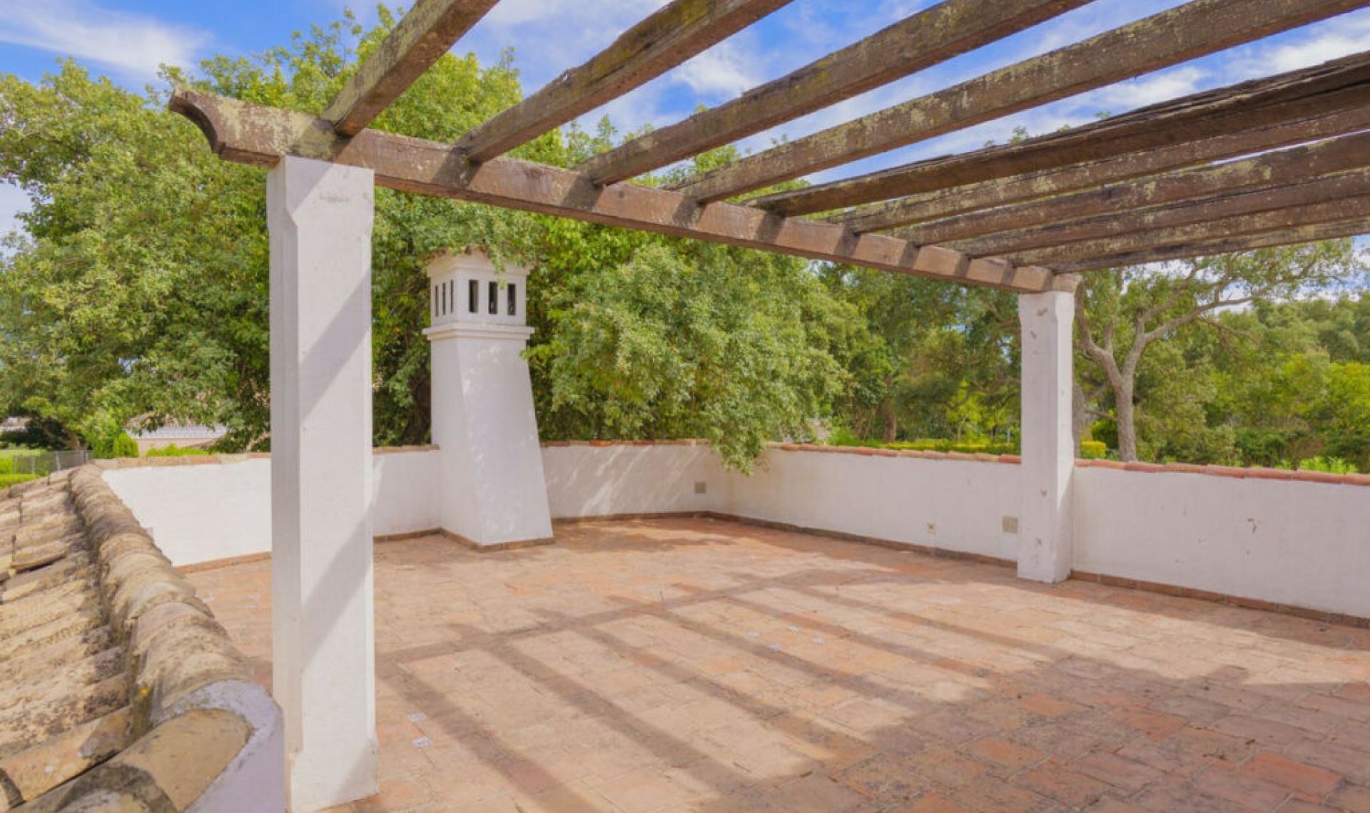 Resale - House -
San Roque Club