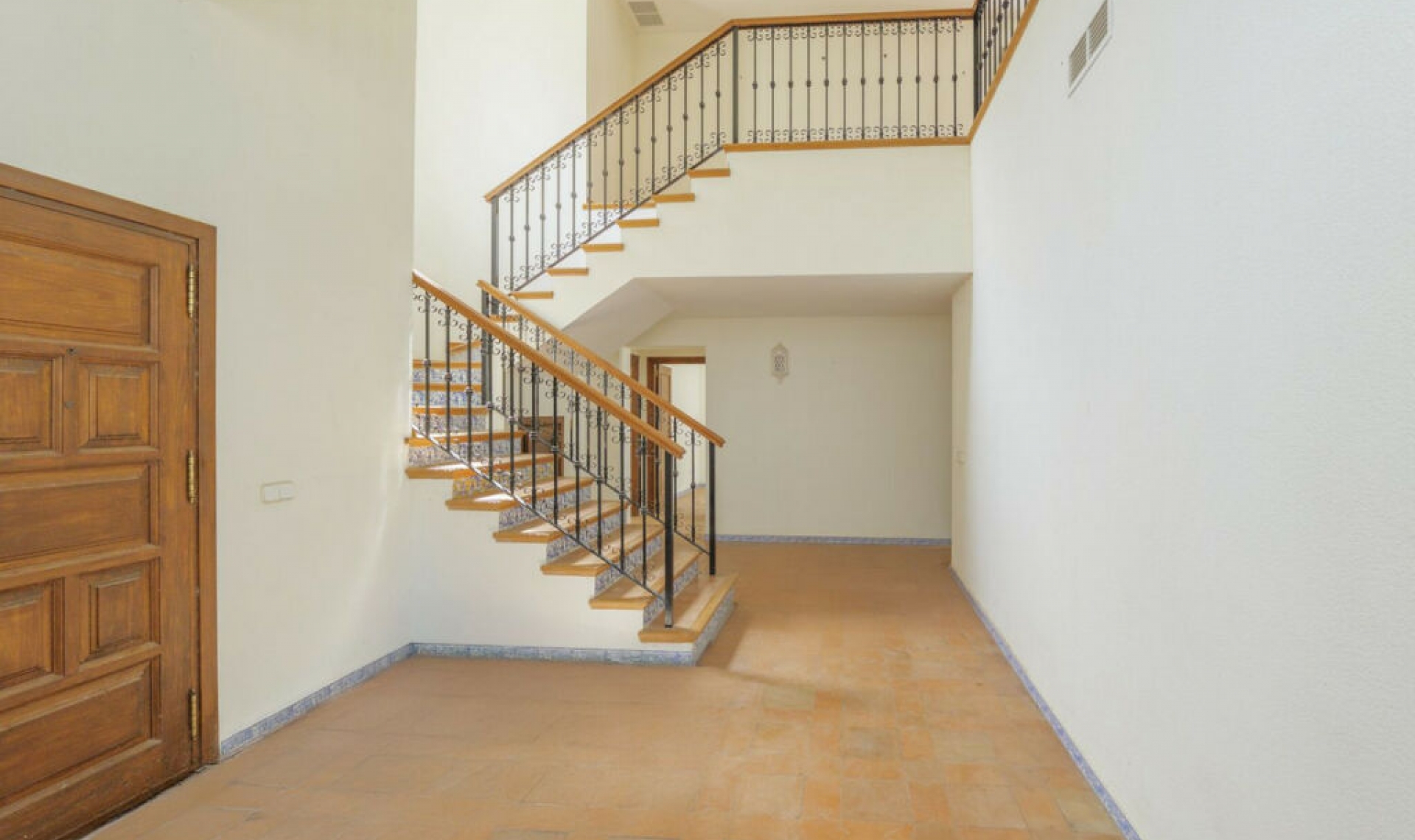 Resale - House -
San Roque Club