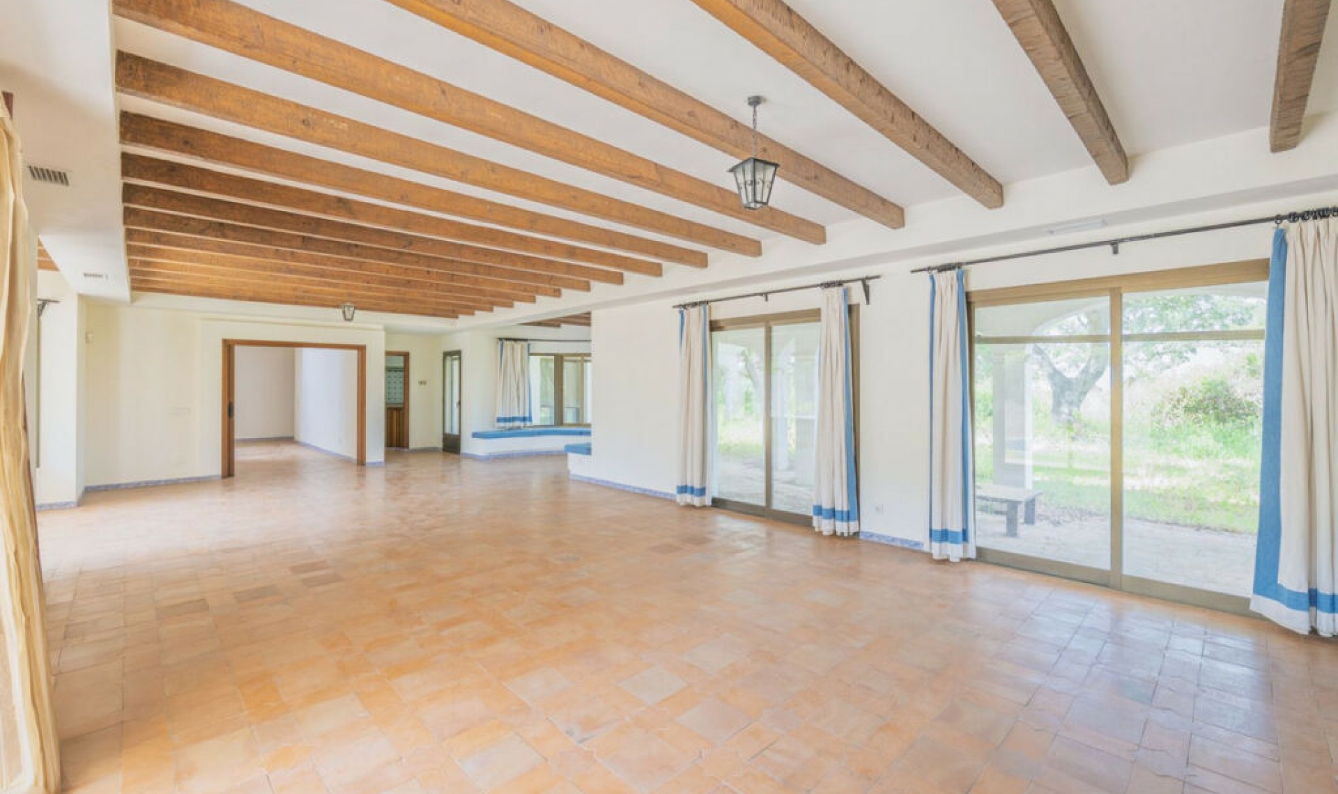 Resale - House -
San Roque Club