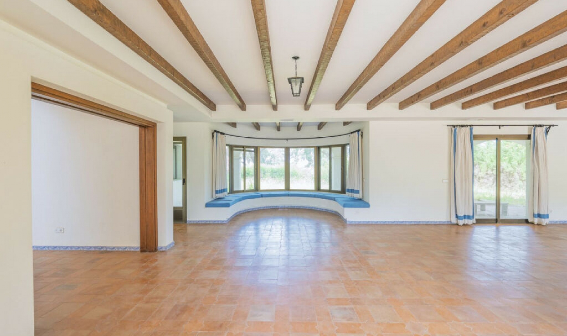 Resale - House -
San Roque Club