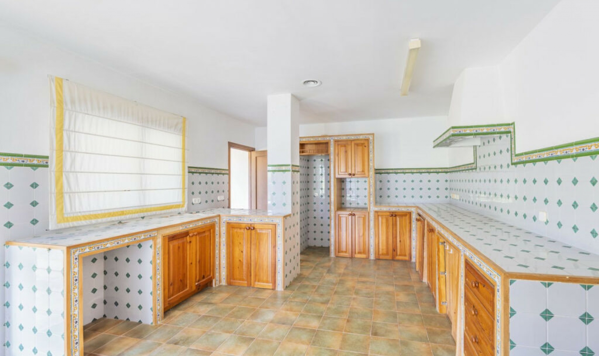 Resale - House -
San Roque Club