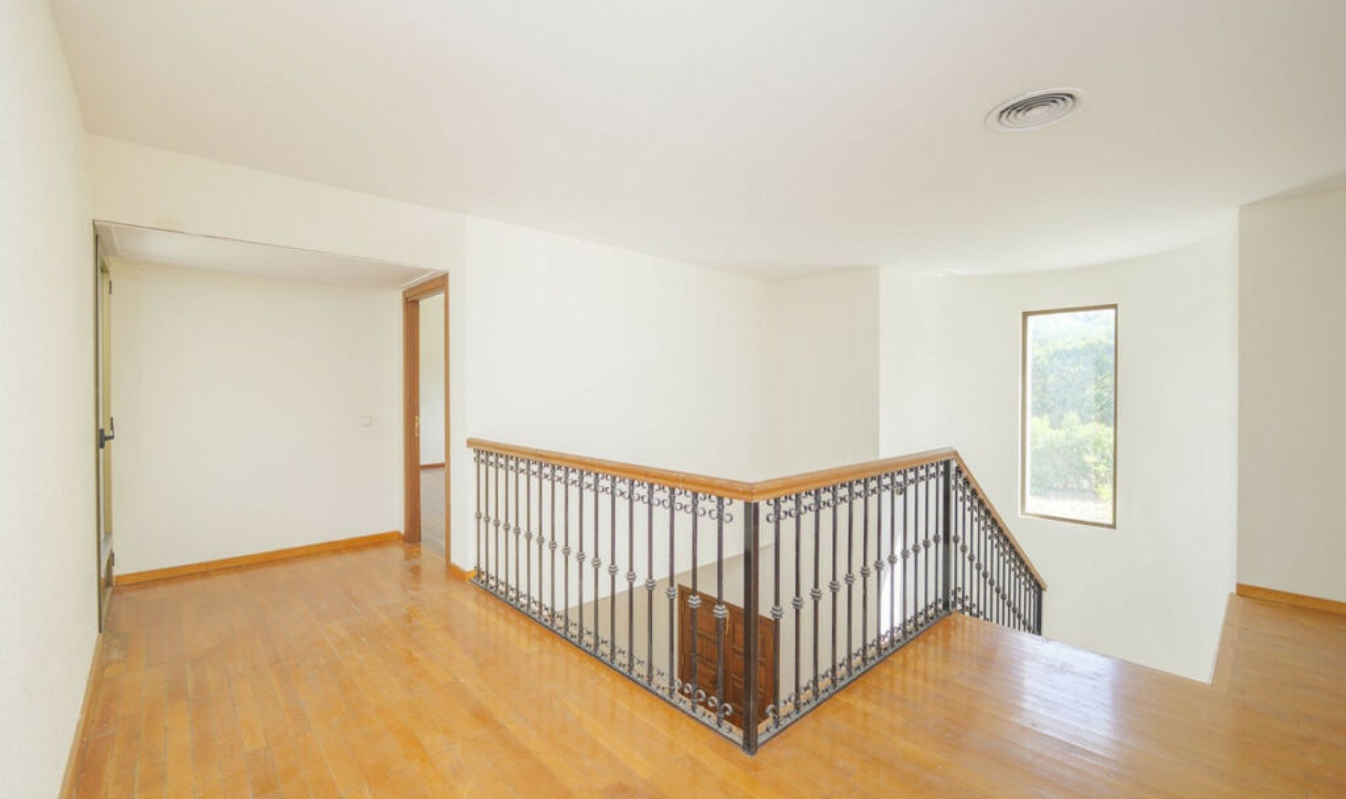 Resale - House -
San Roque Club