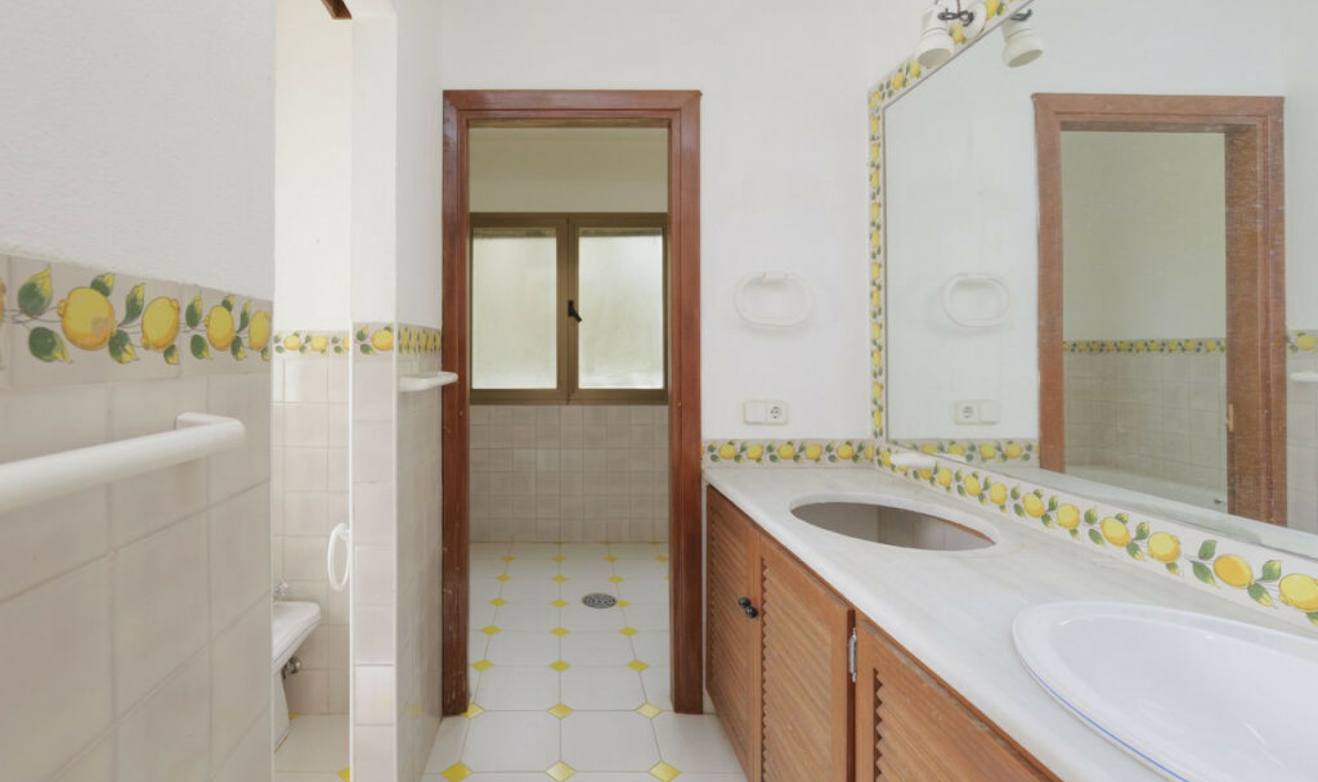 Resale - House -
San Roque Club