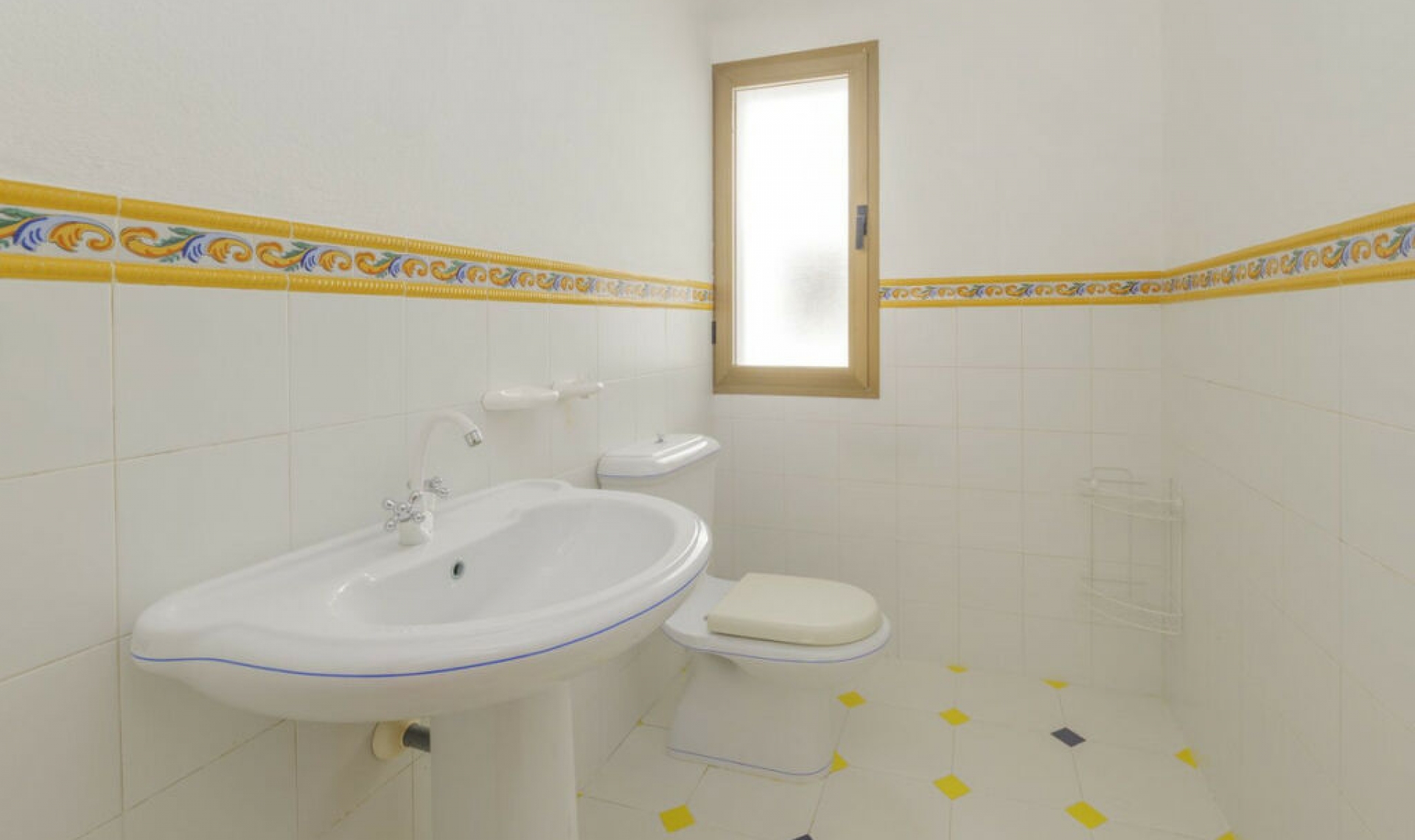 Resale - House -
San Roque Club