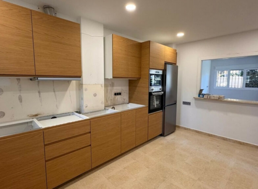 Resale - House -
San Roque Club