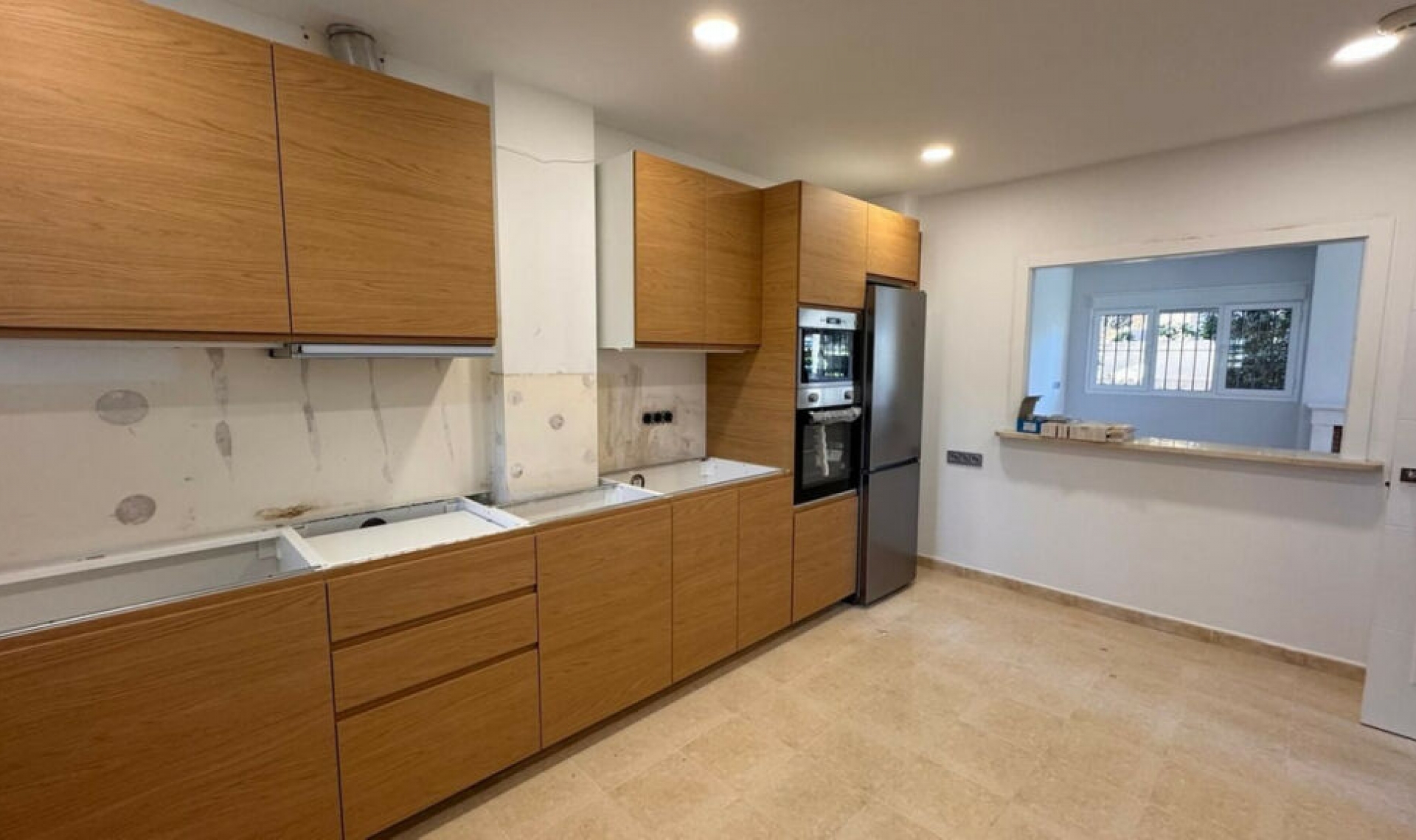 Resale - House -
San Roque Club