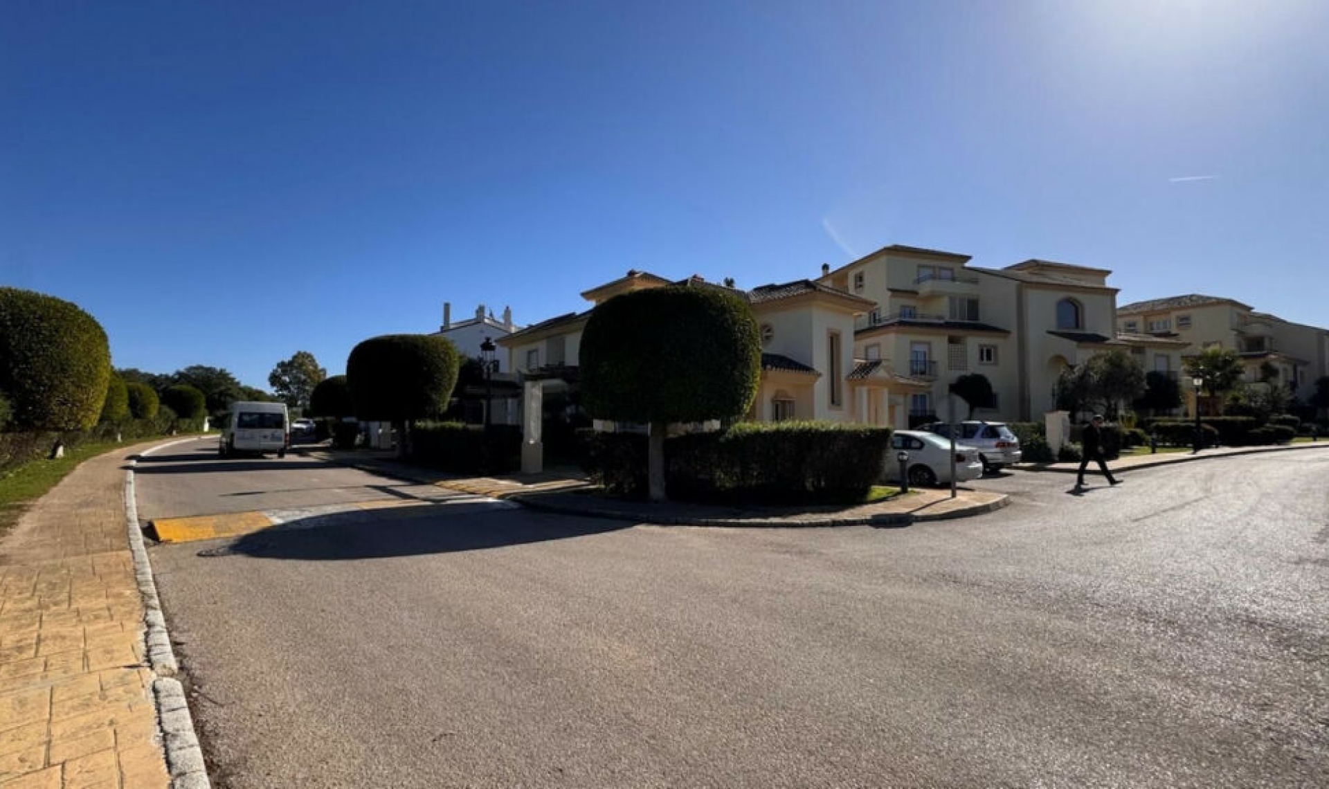 Resale - House -
San Roque Club