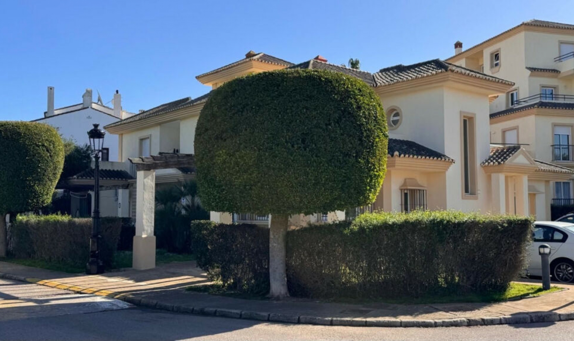 Resale - House -
San Roque Club