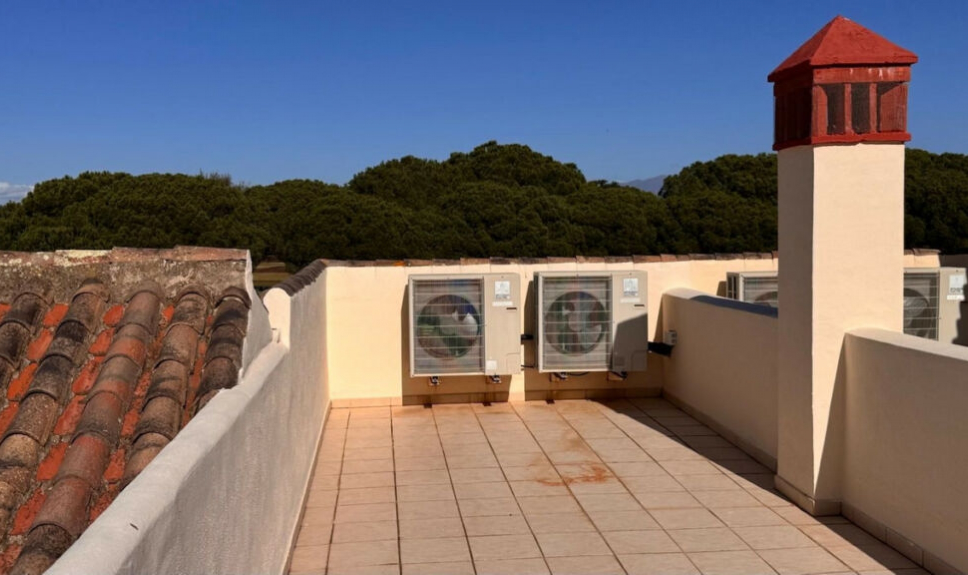 Resale - House -
San Roque Club