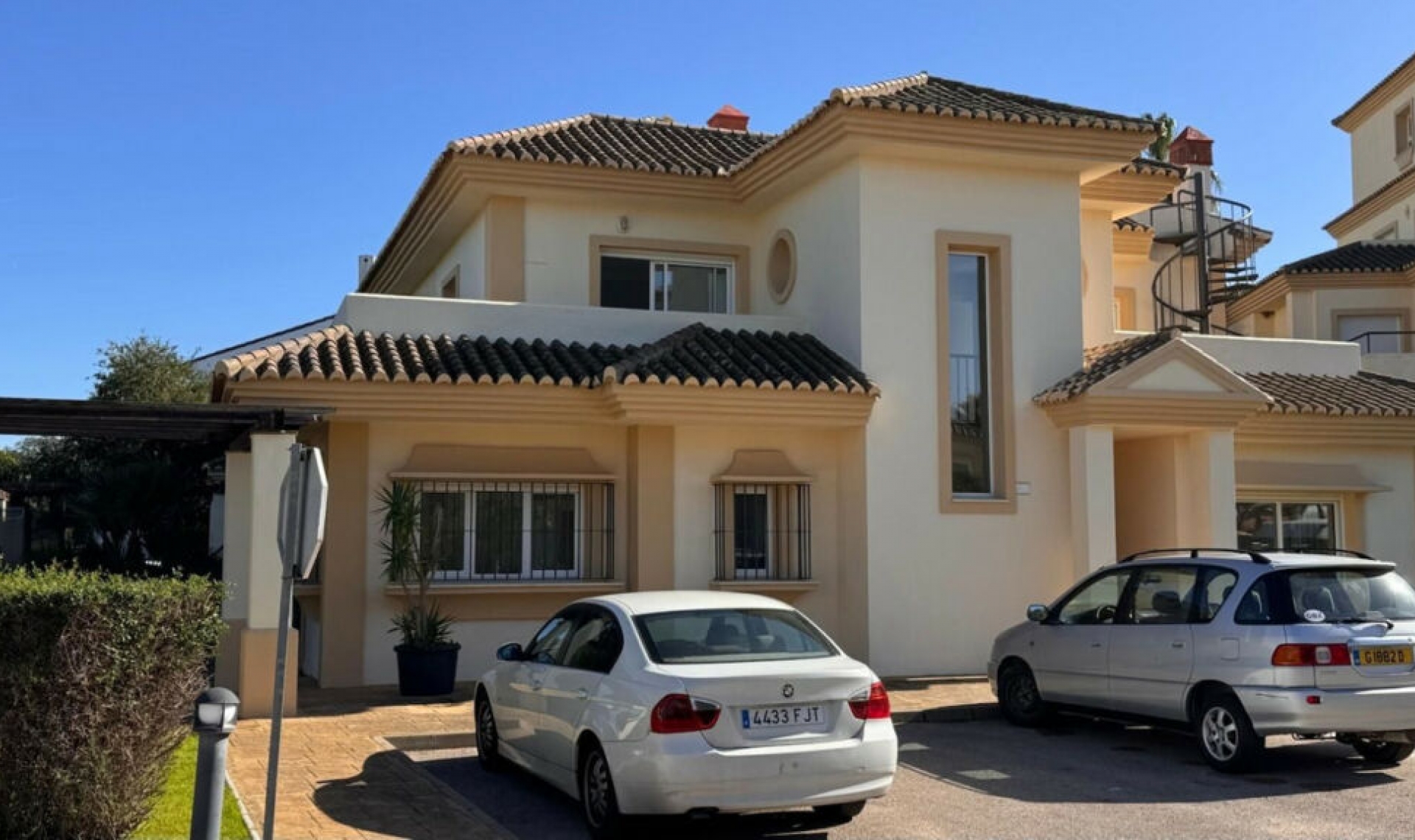 Resale - House -
San Roque Club