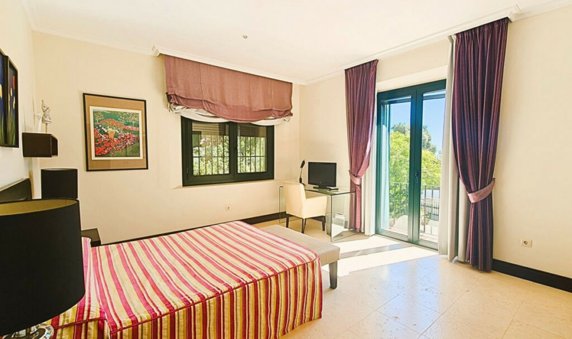 Resale - House -
San Roque Club